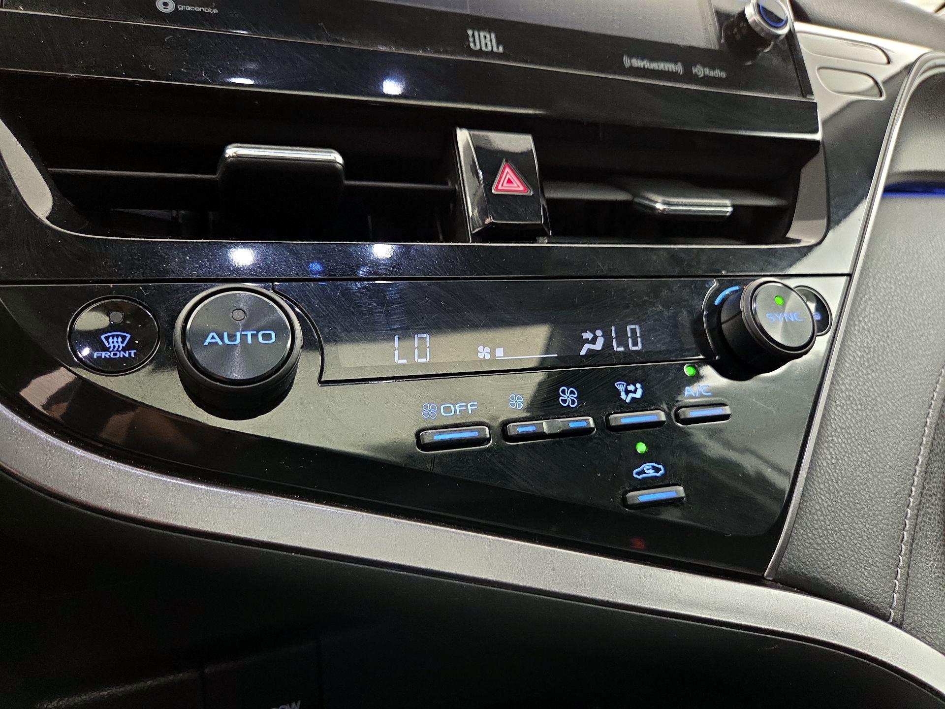 Thumbnail: 2022 Toyota Camry - 16