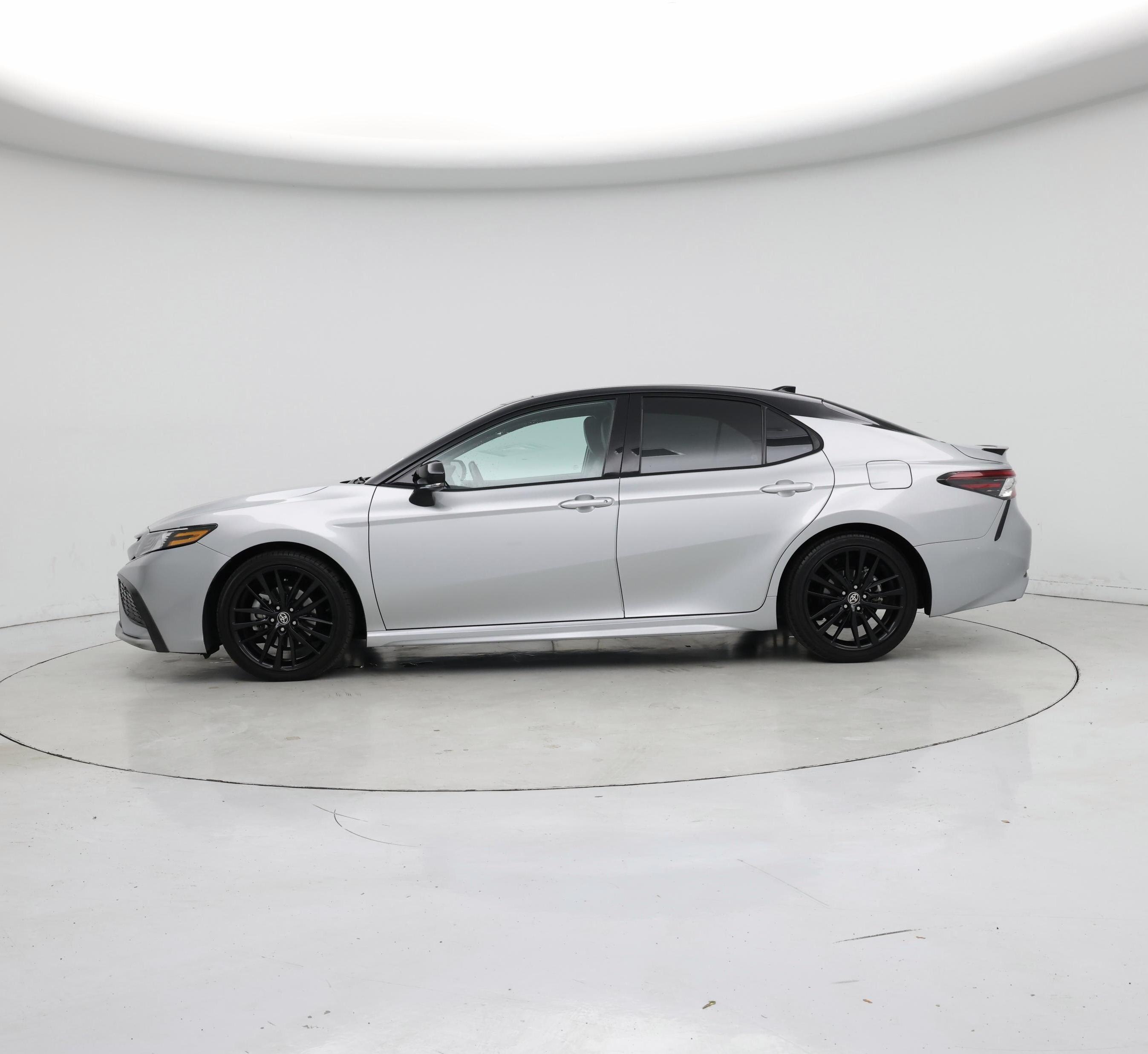 Thumbnail: 2022 Toyota Camry - 3