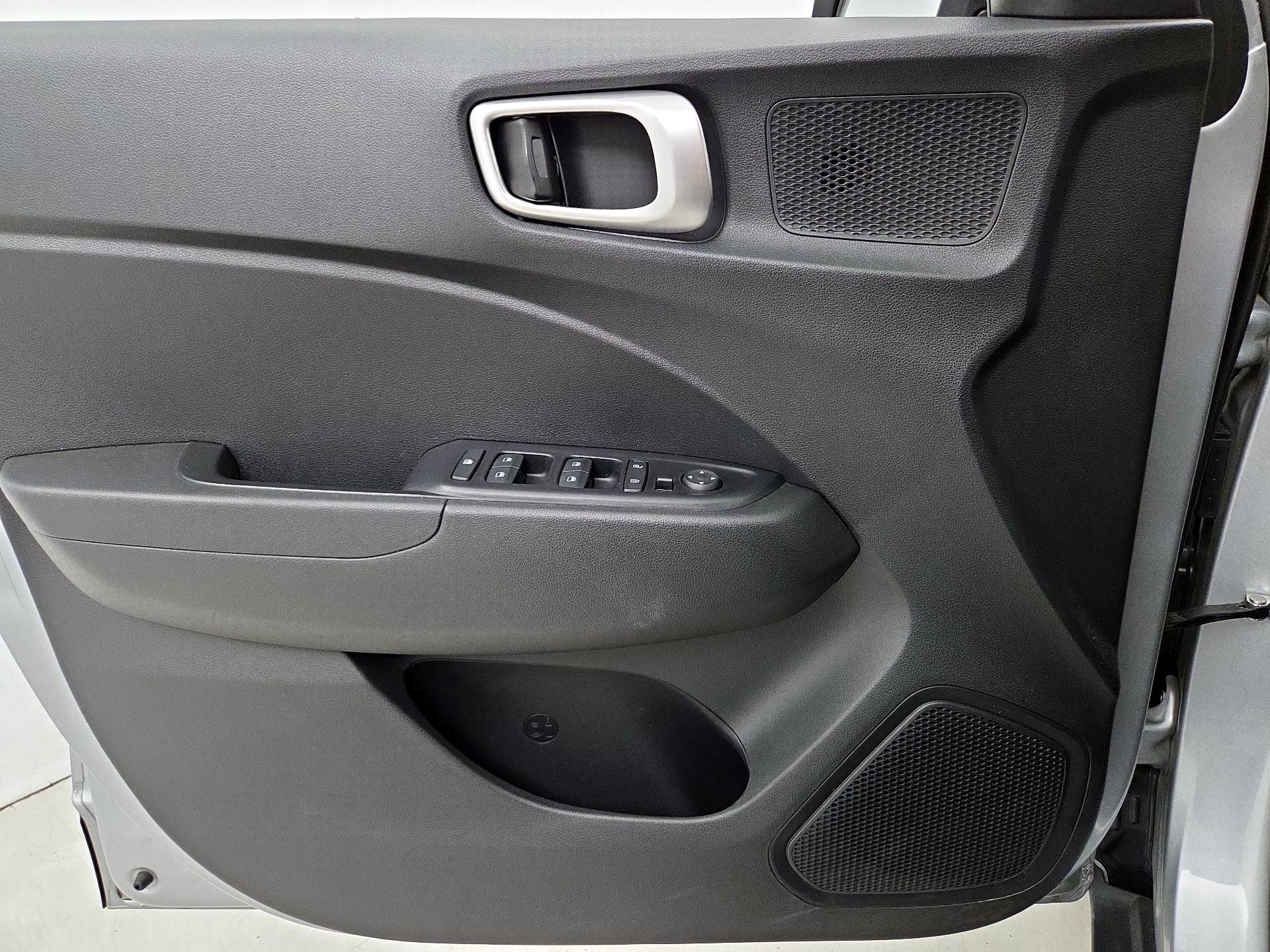 Thumbnail: 2020 Hyundai Venue - 12