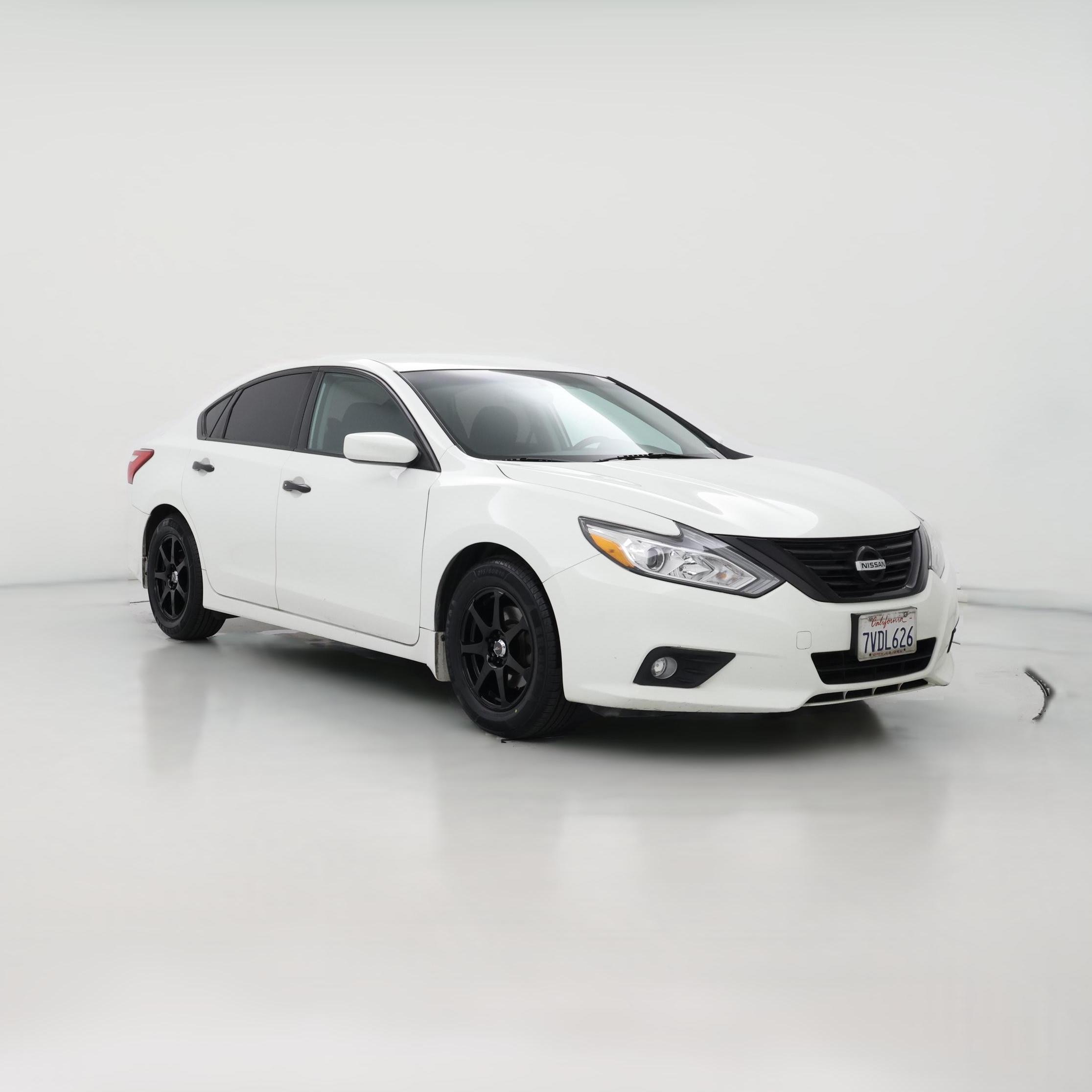 Thumbnail: 2016 Nissan Altima - 1