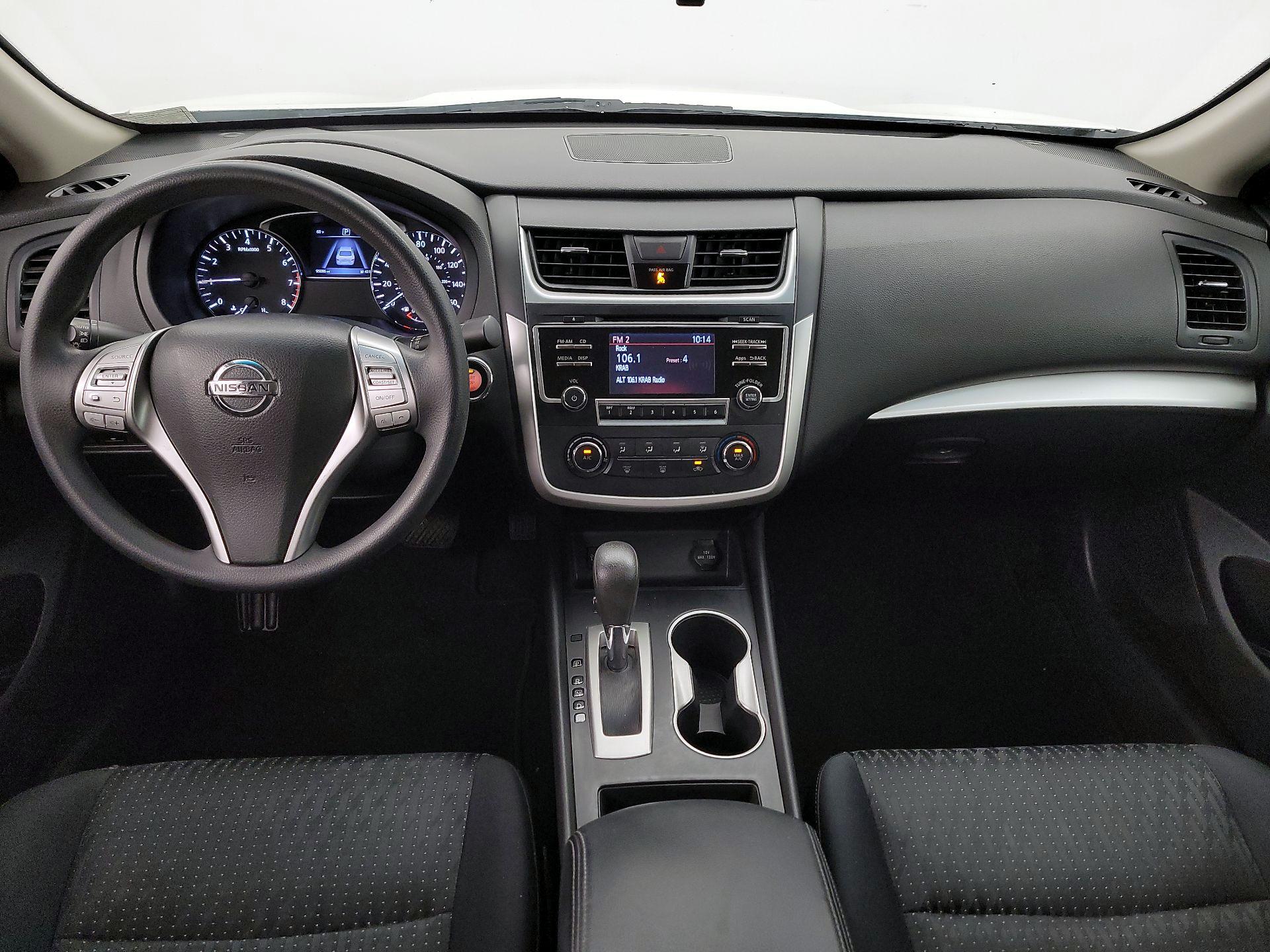 Thumbnail: 2016 Nissan Altima - 9