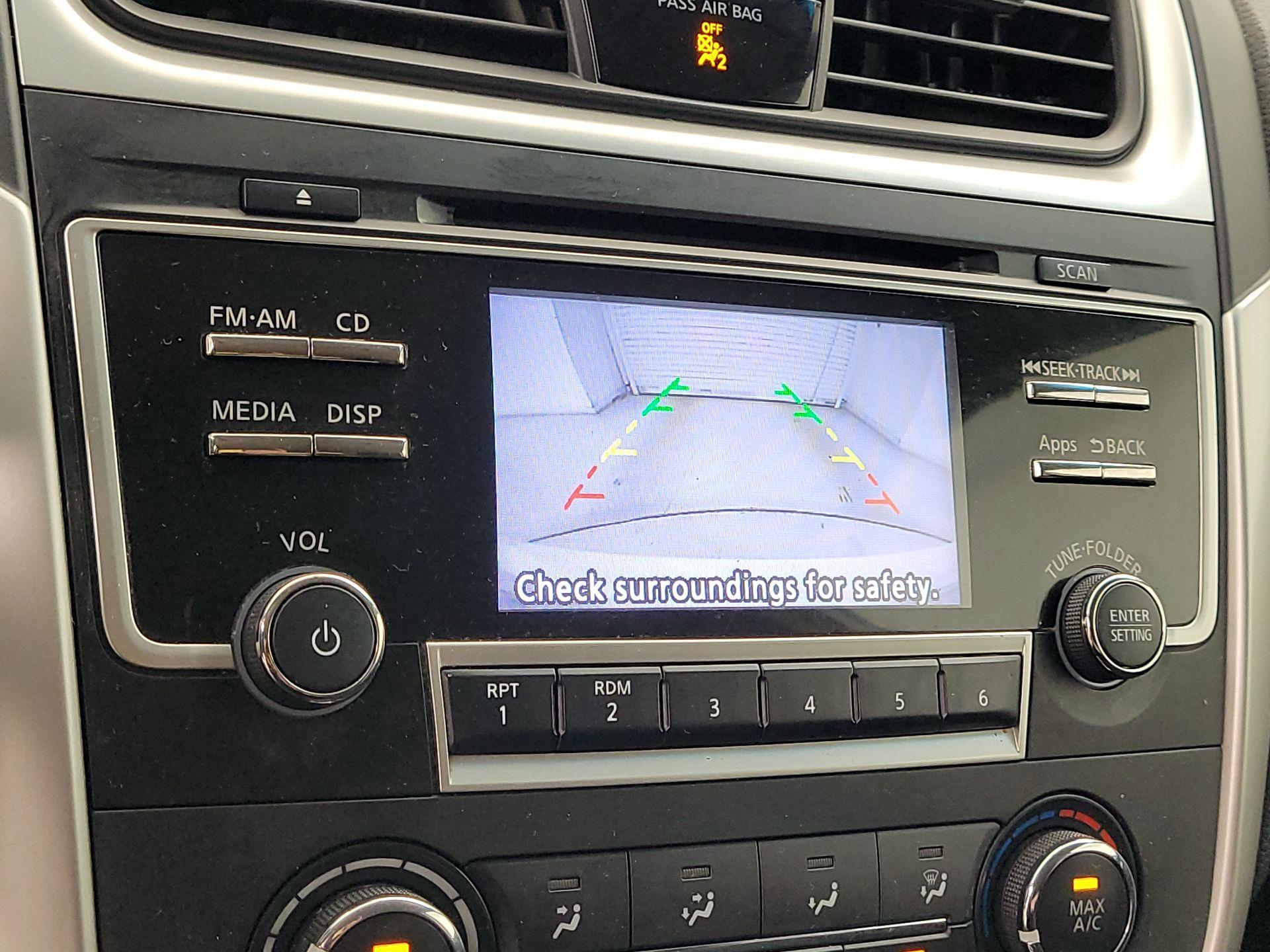 Thumbnail: 2016 Nissan Altima - 14