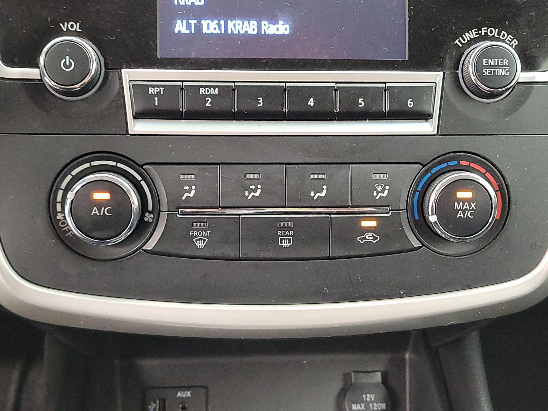 Thumbnail: 2016 Nissan Altima - 16