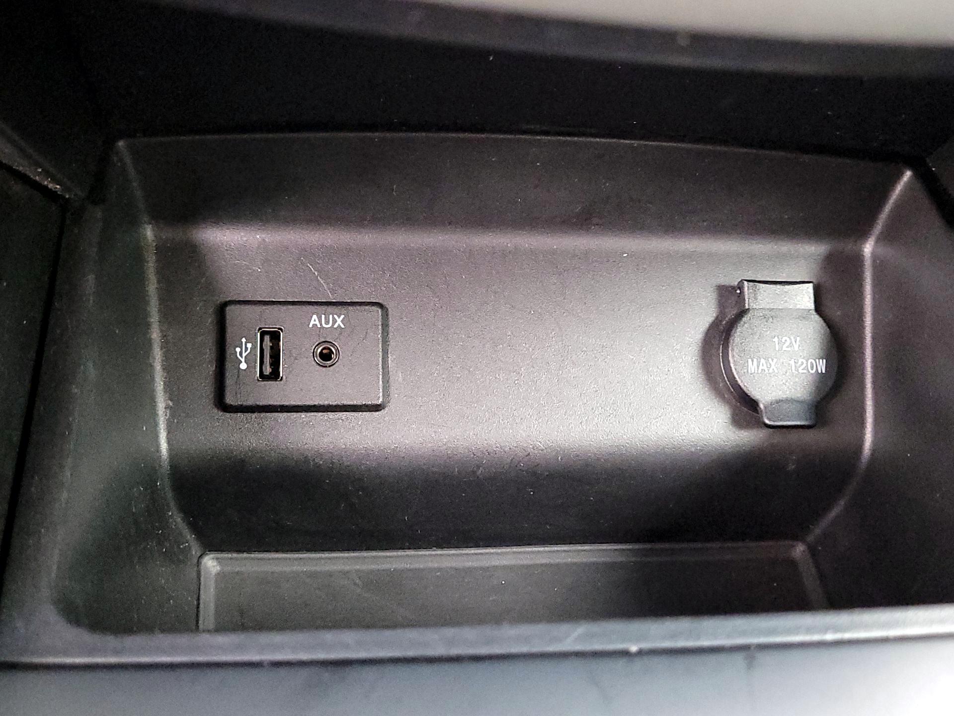 Thumbnail: 2016 Nissan Altima - 18