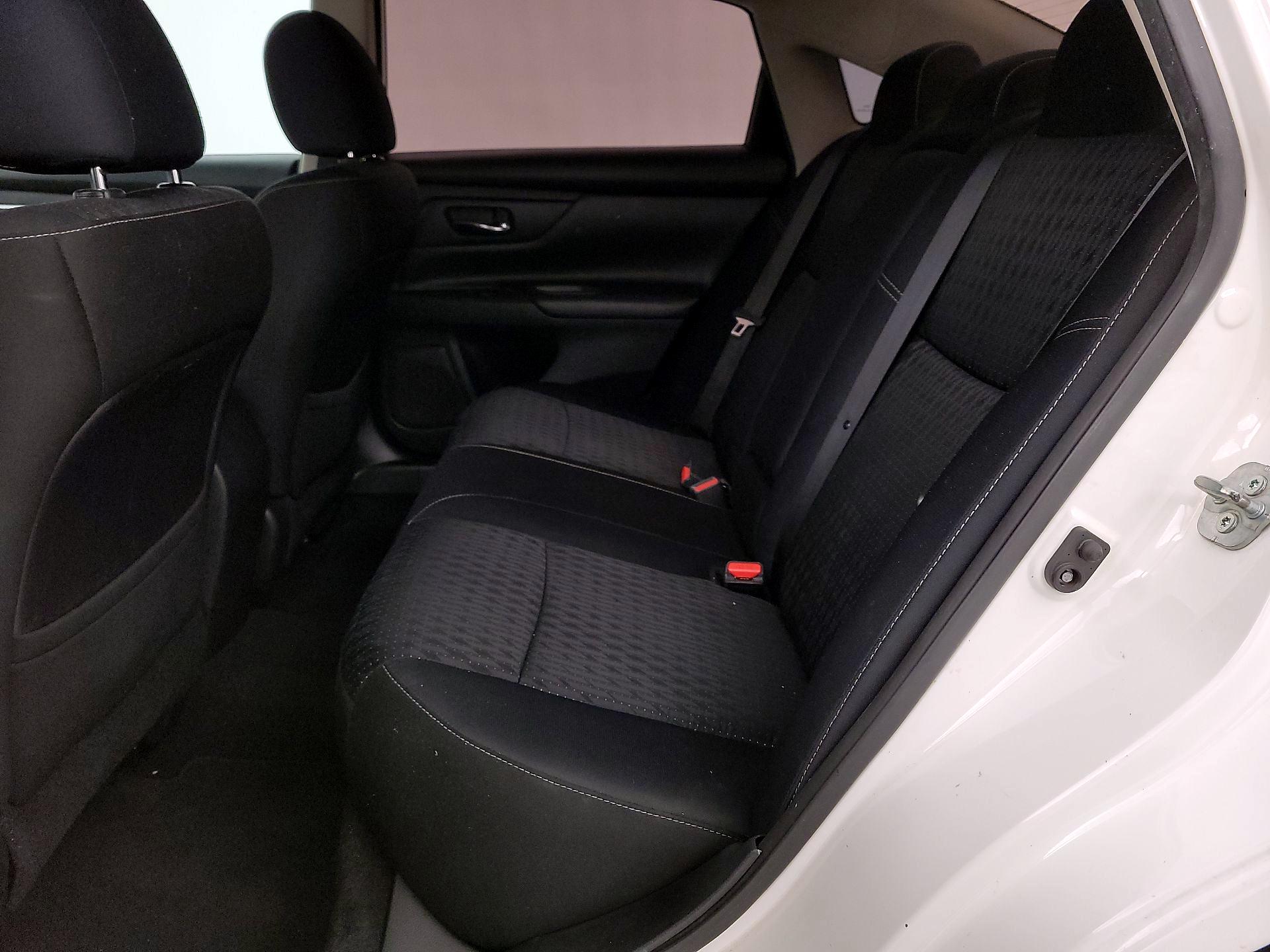 Thumbnail: 2016 Nissan Altima - 19