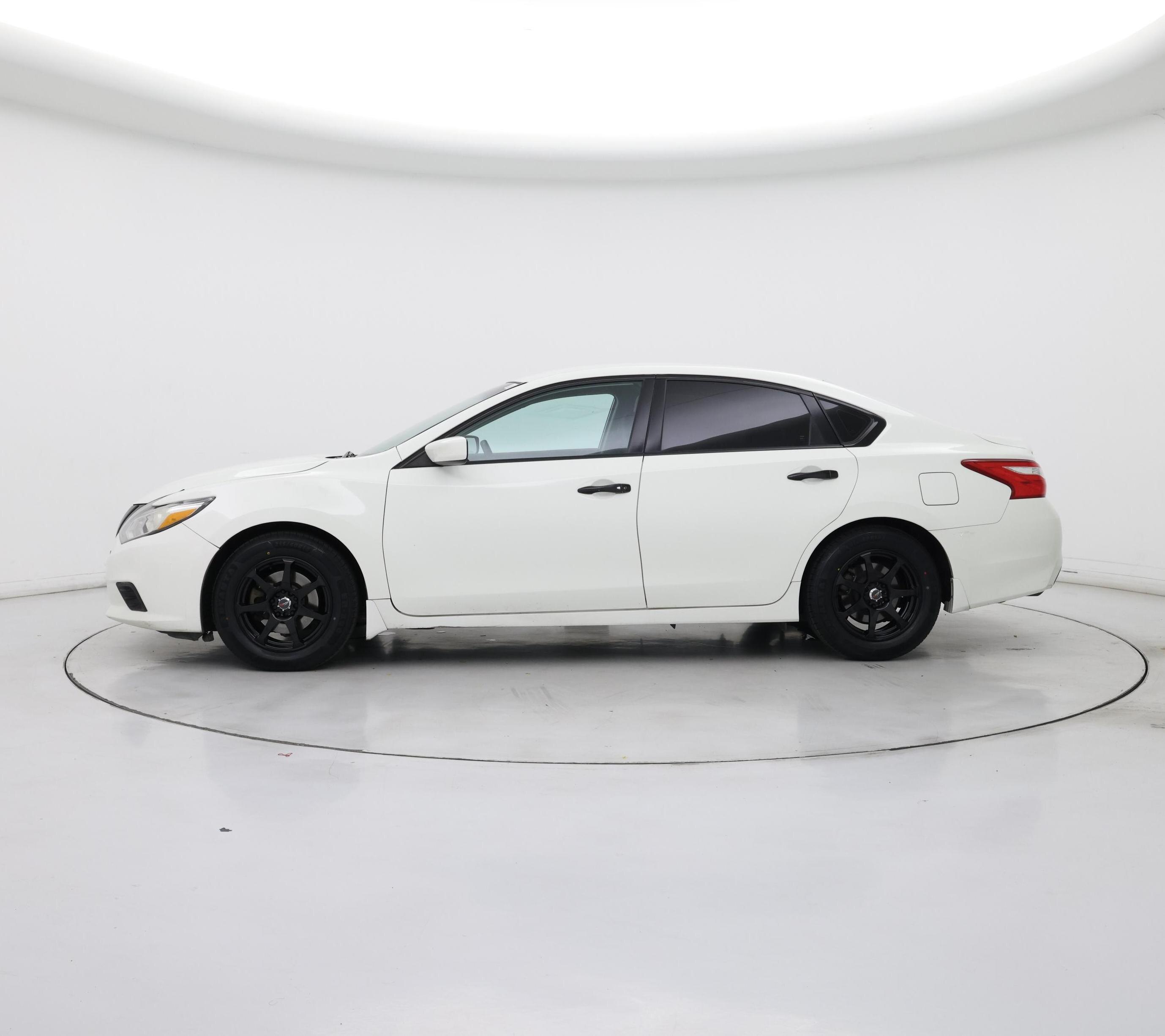 Thumbnail: 2016 Nissan Altima - 3