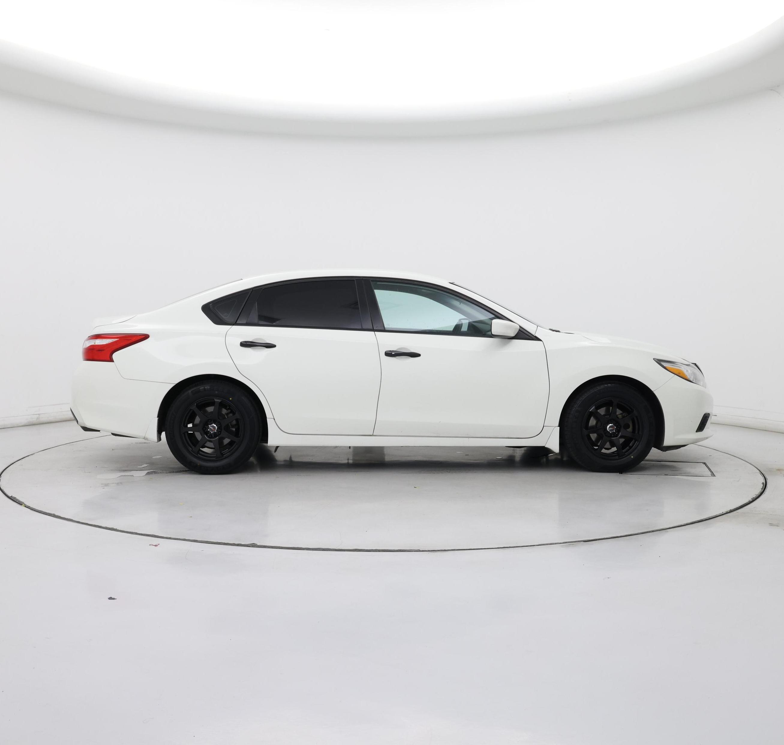 Thumbnail: 2016 Nissan Altima - 7