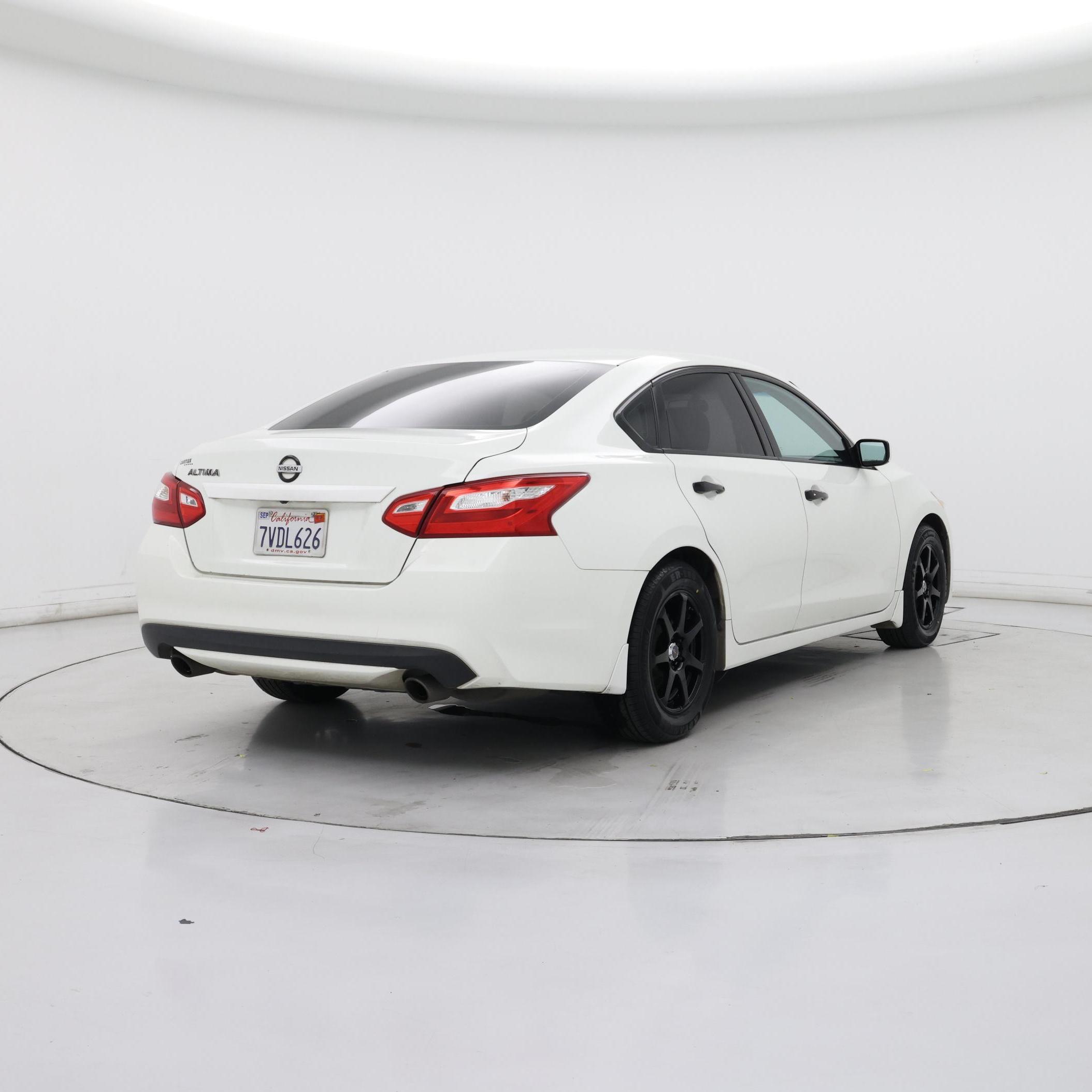 Thumbnail: 2016 Nissan Altima - 8