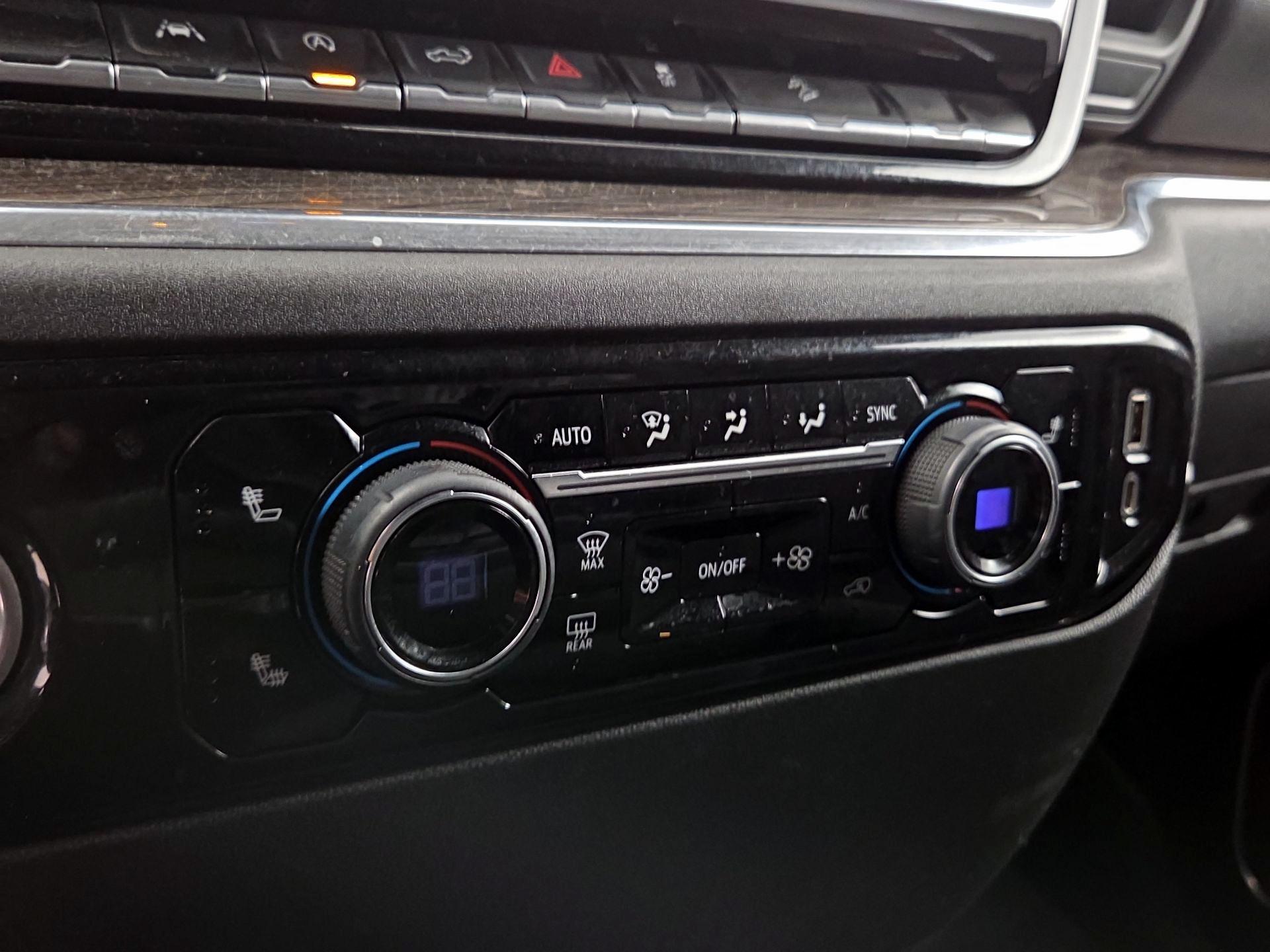 Thumbnail: 2022 Chevrolet Silverado 1500 - 16