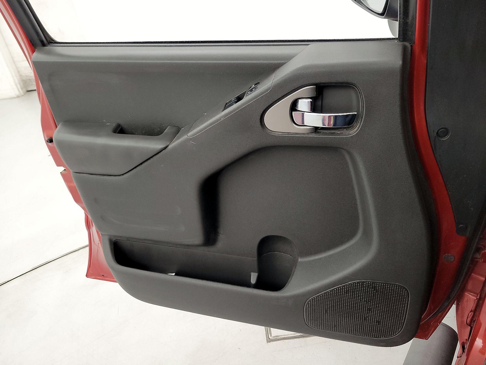 Thumbnail: 2015 Nissan Frontier - 12