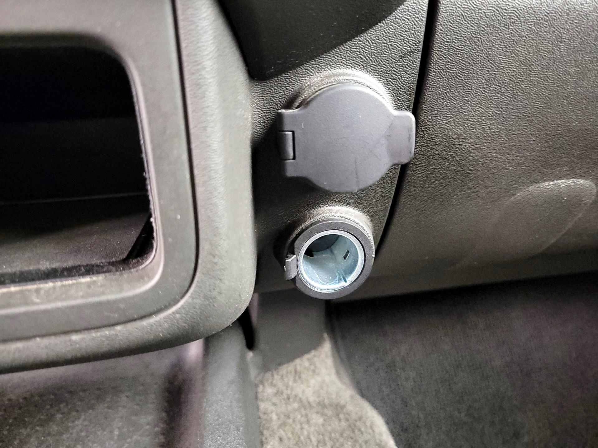 Thumbnail: 2015 Nissan Frontier - 17