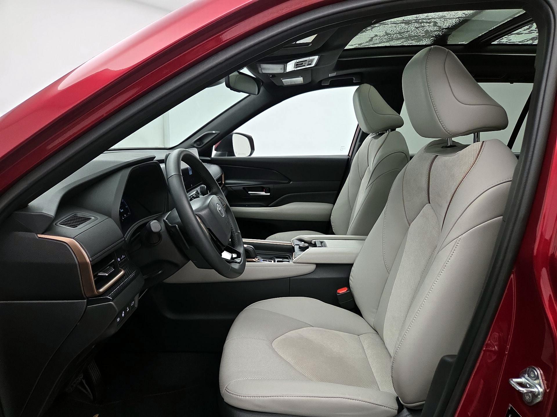 Thumbnail: 2025 Toyota Highlander - 11