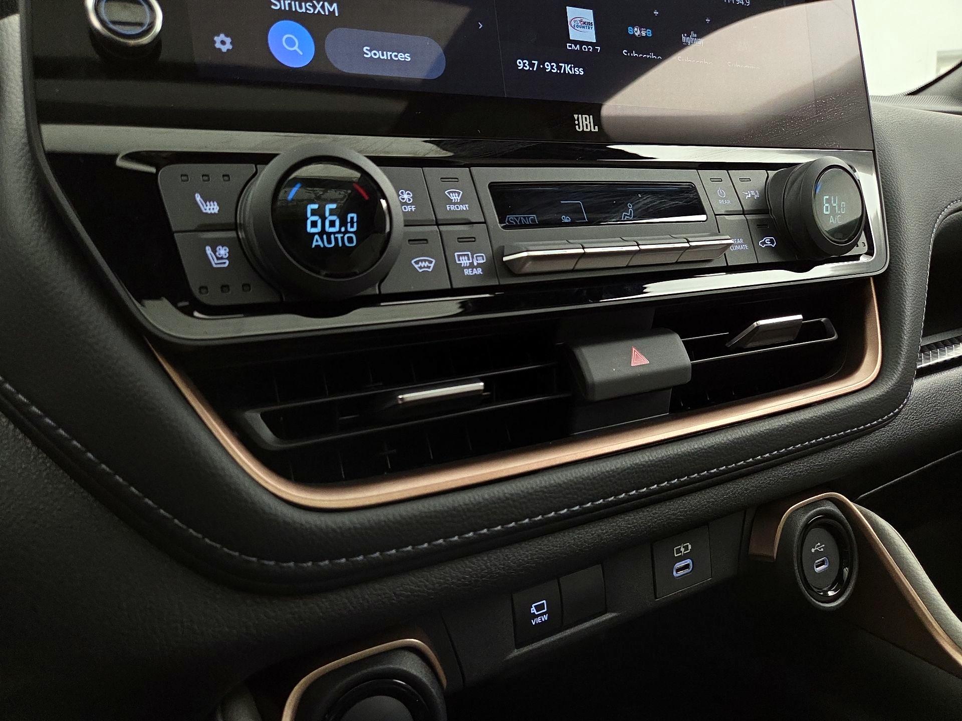 Thumbnail: 2025 Toyota Highlander - 16