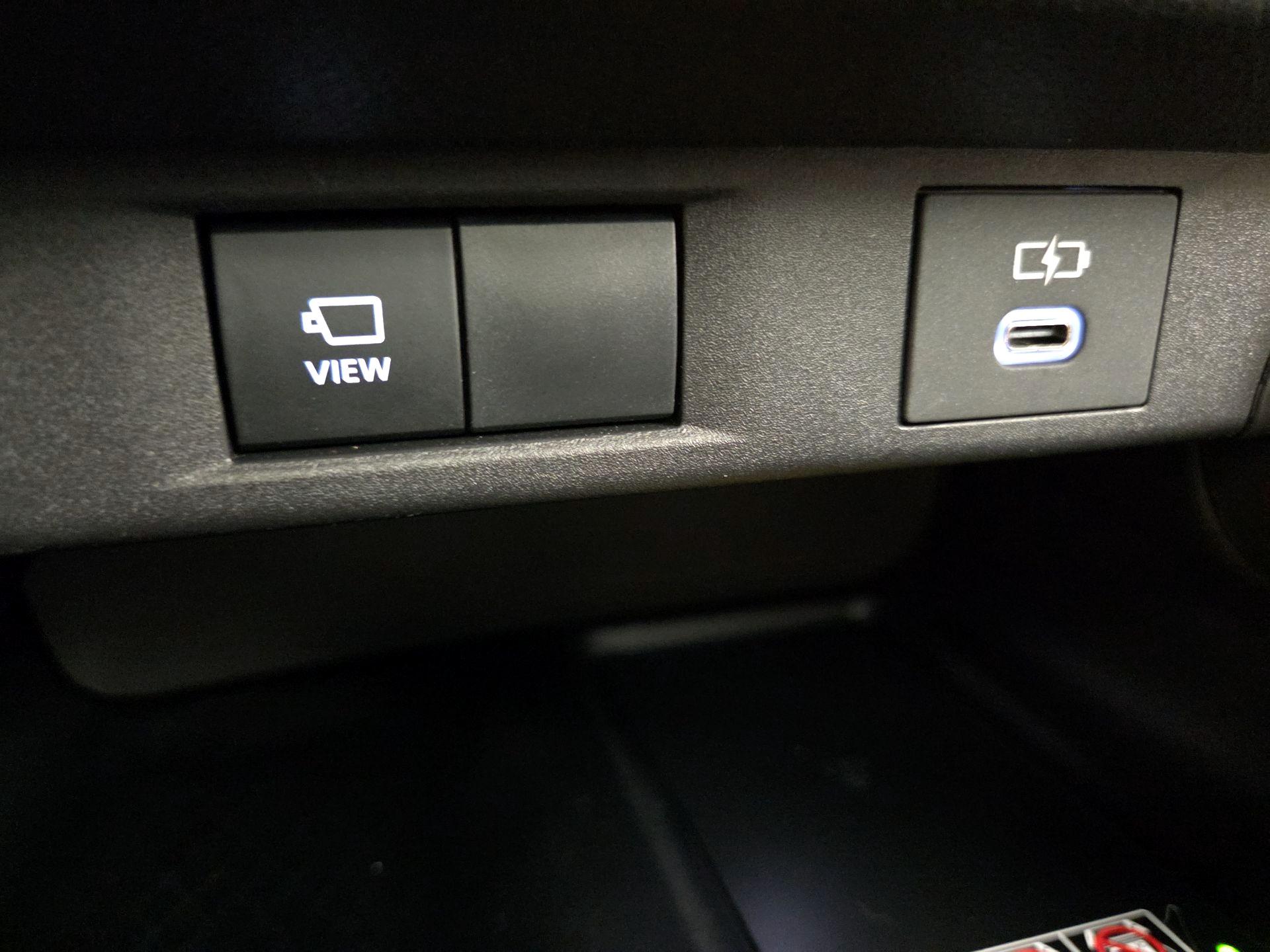 Thumbnail: 2025 Toyota Highlander - 18