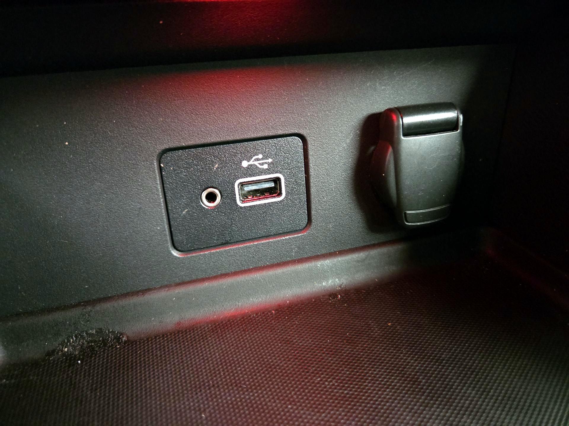 Thumbnail: 2020 Nissan Sentra - 18