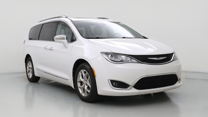 2017 Chrysler Pacifica Limited Hero Image