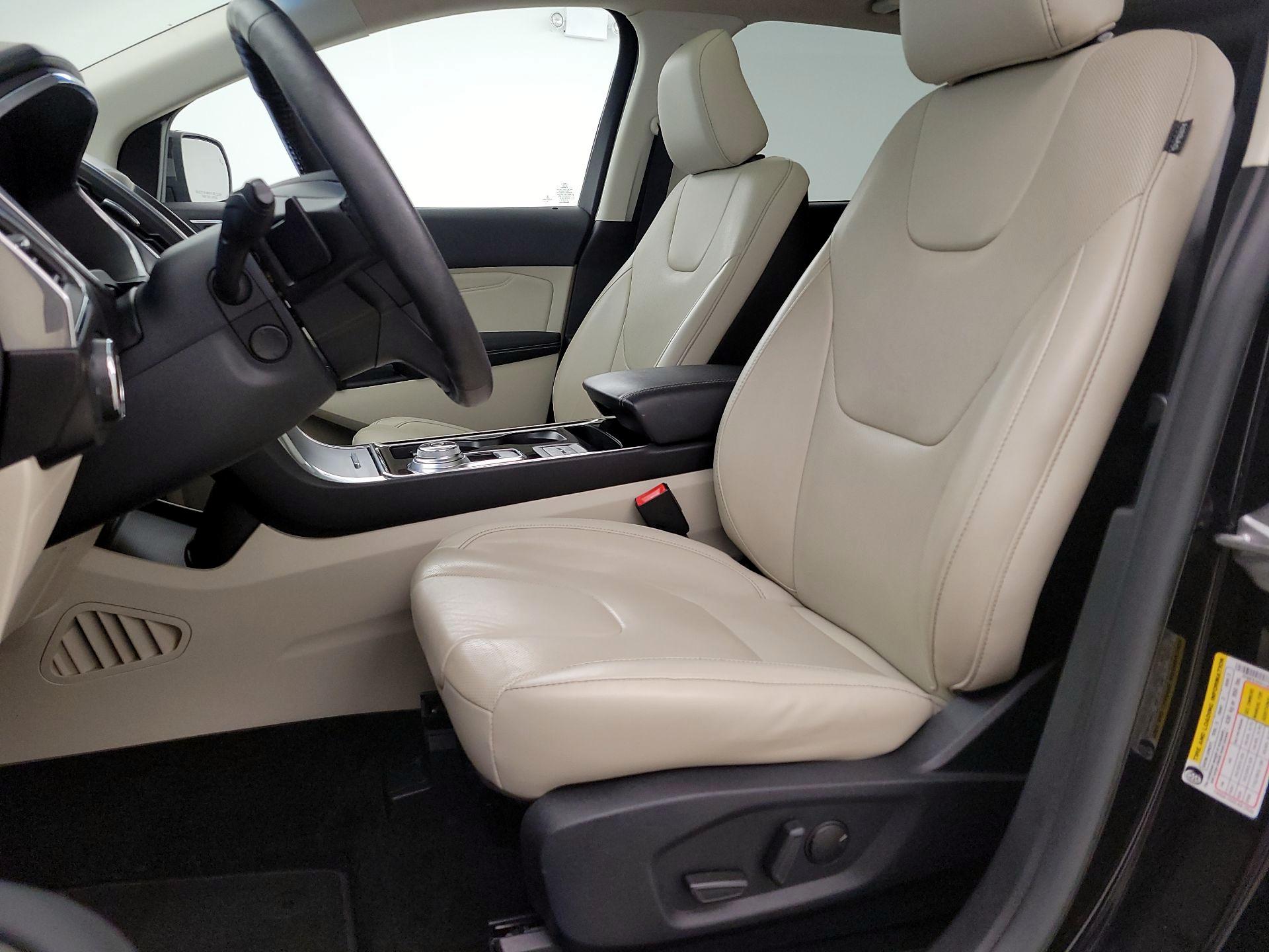Thumbnail: 2020 Ford Edge - 11