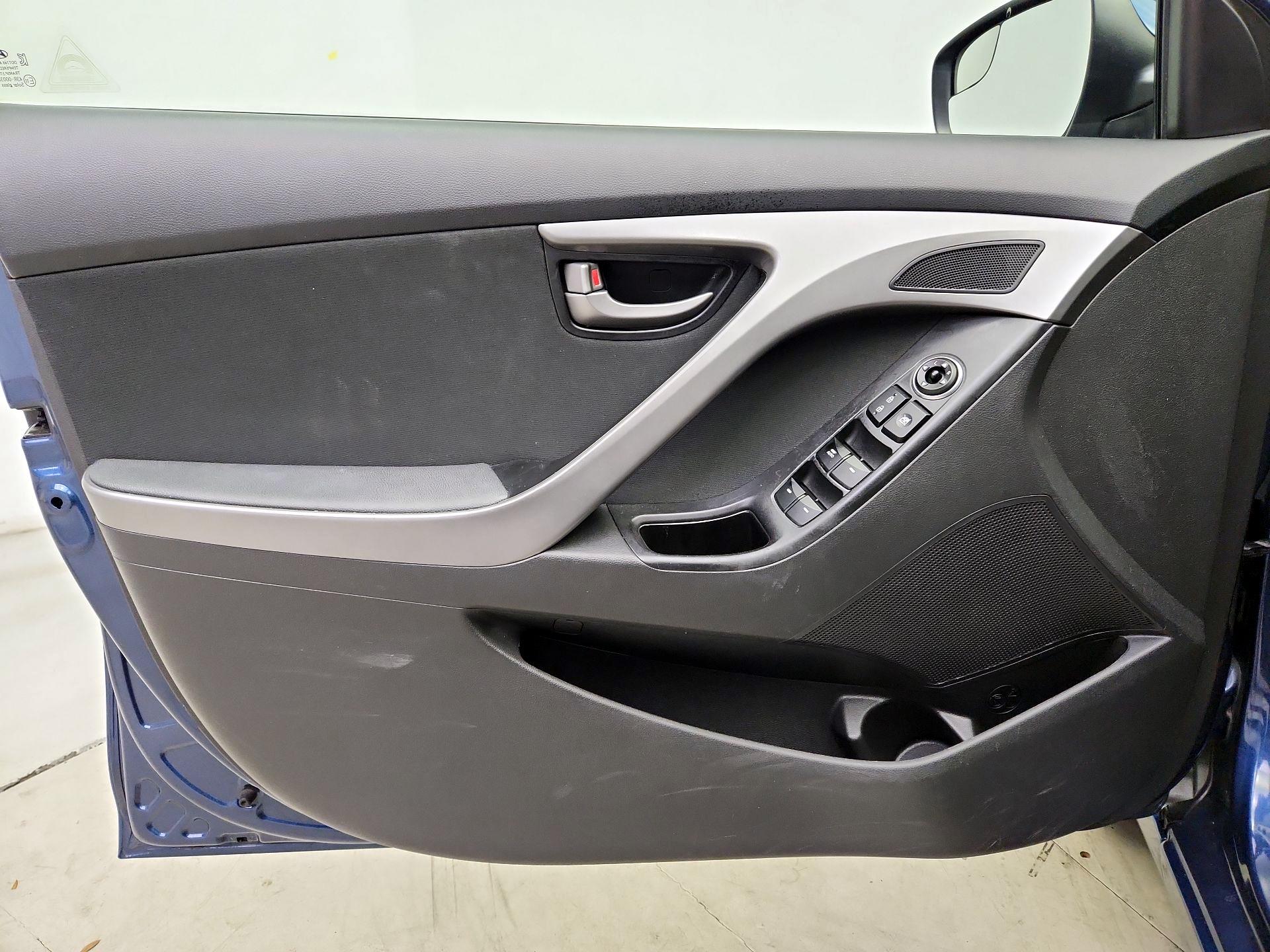 Thumbnail: 2016 Hyundai Elantra - 12