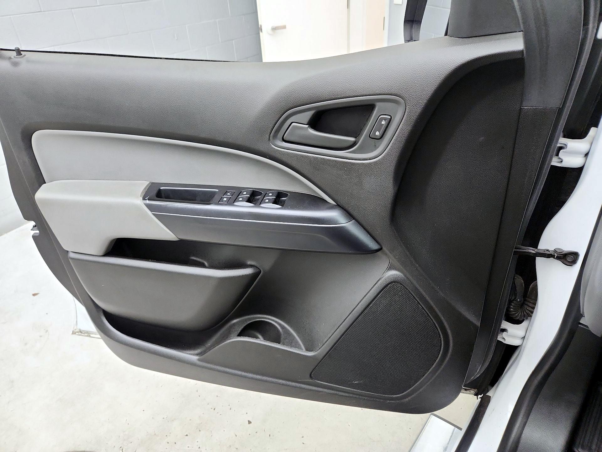 Thumbnail: 2015 GMC Canyon - 12