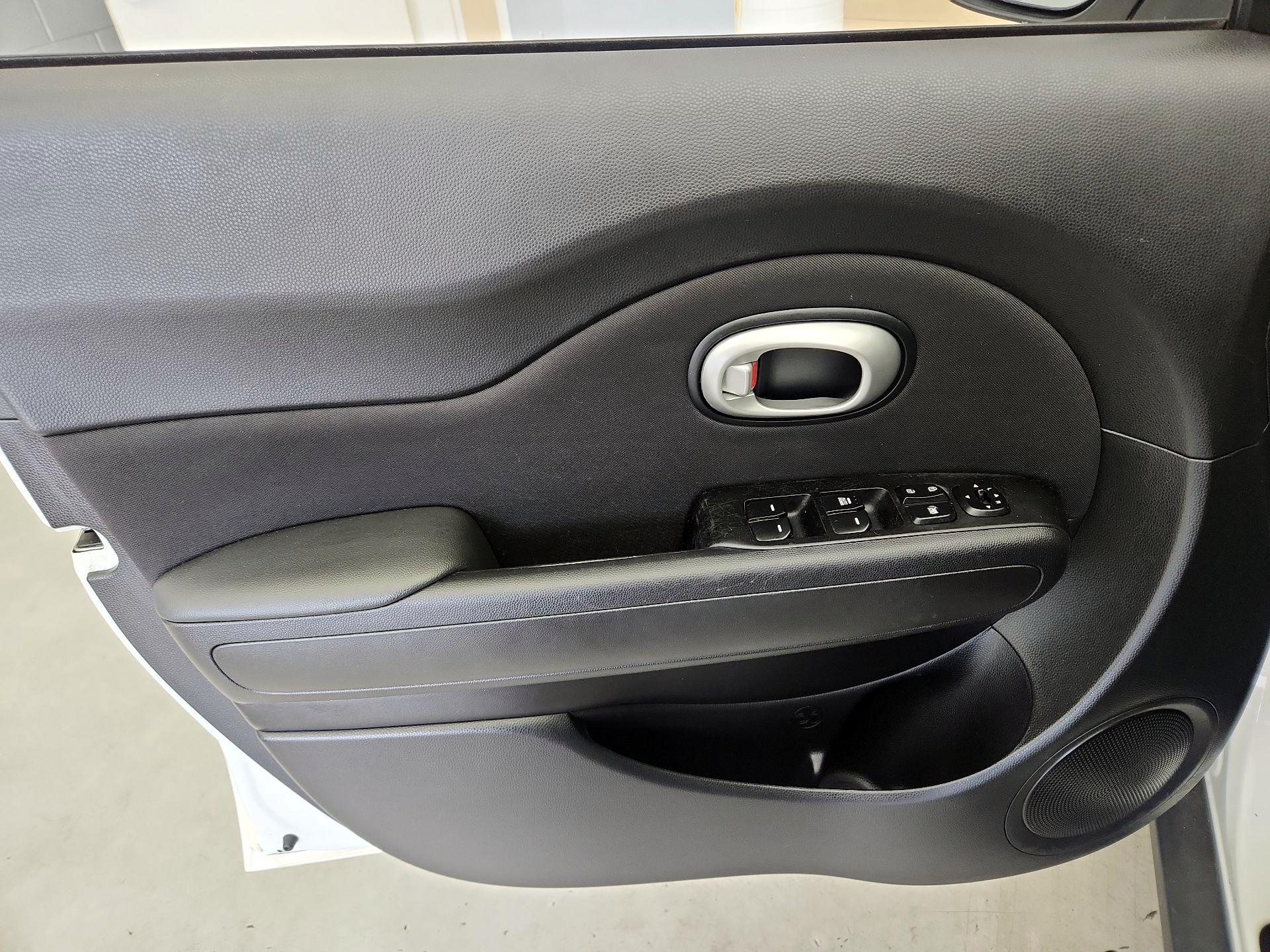 Thumbnail: 2016 Kia Soul - 12