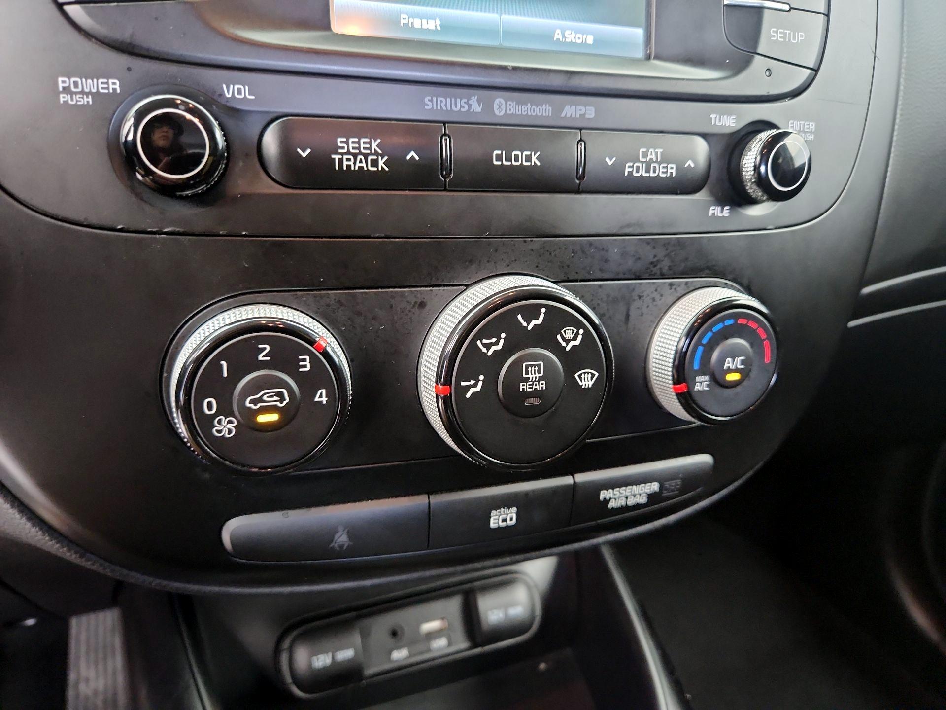 Thumbnail: 2016 Kia Soul - 16