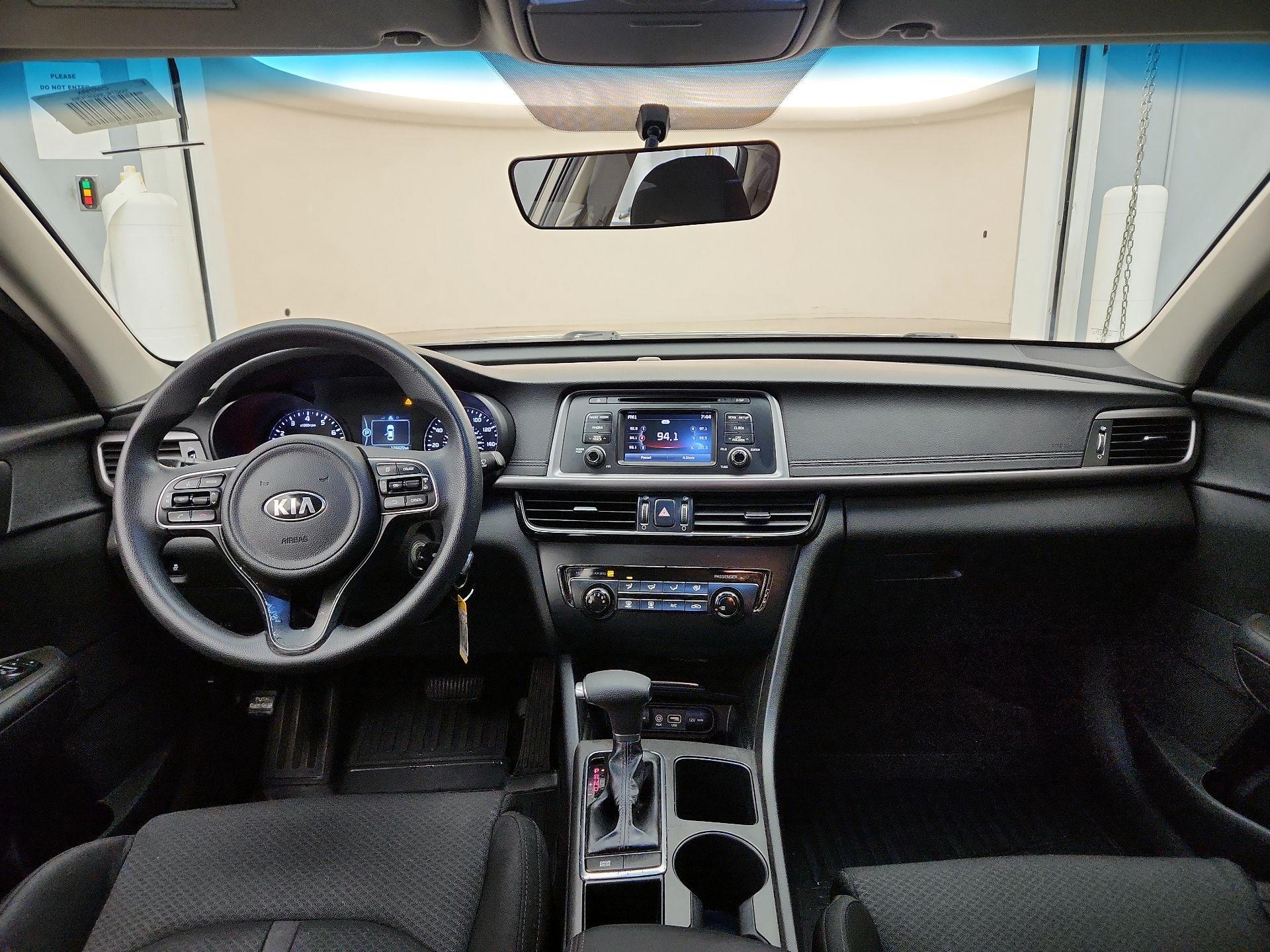 Thumbnail: 2016 Kia Optima - 9