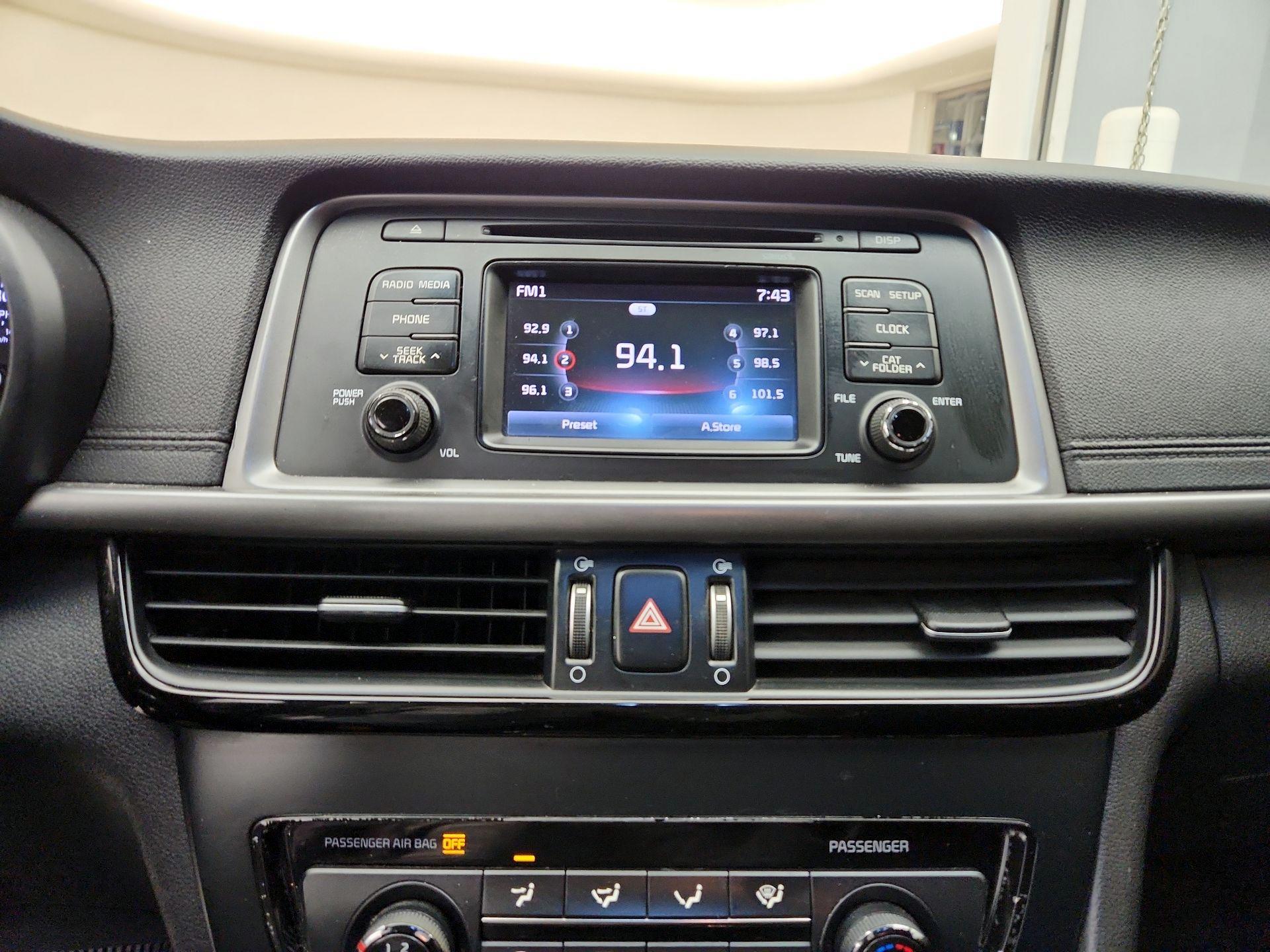 Thumbnail: 2016 Kia Optima - 15