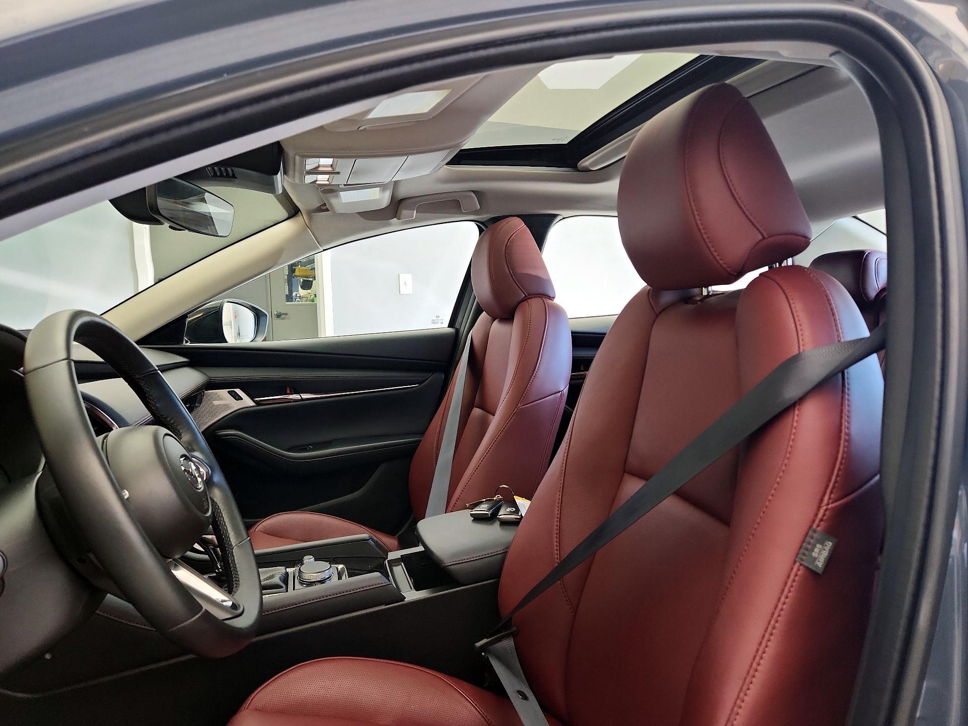 Thumbnail: 2023 Mazda Mazda3 - 18
