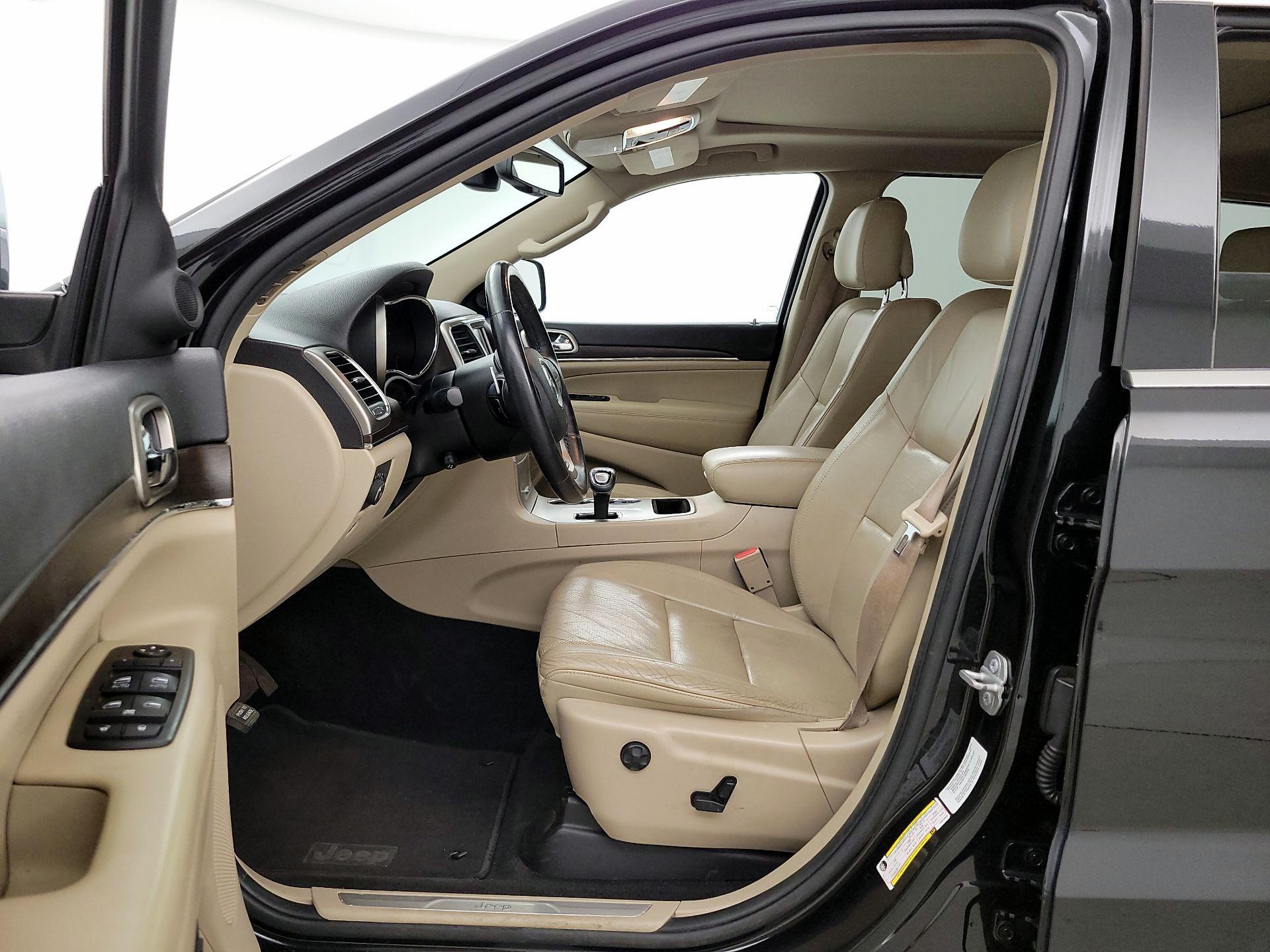 Thumbnail: 2015 Jeep Grand Cherokee - 11