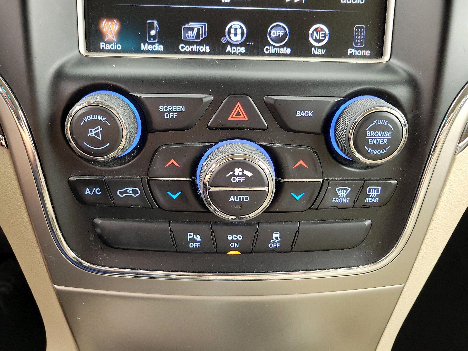 Thumbnail: 2015 Jeep Grand Cherokee - 17