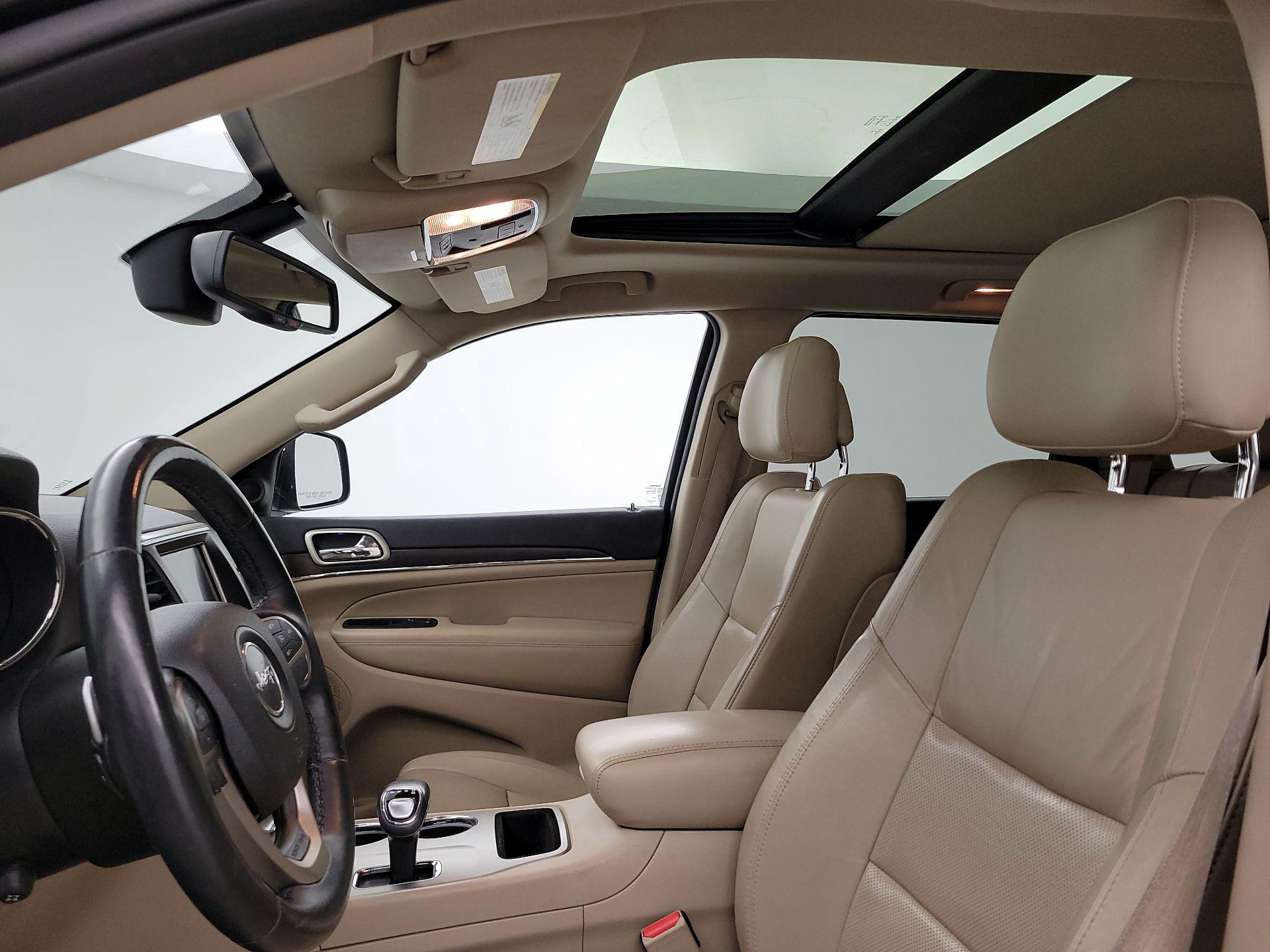 Thumbnail: 2015 Jeep Grand Cherokee - 20