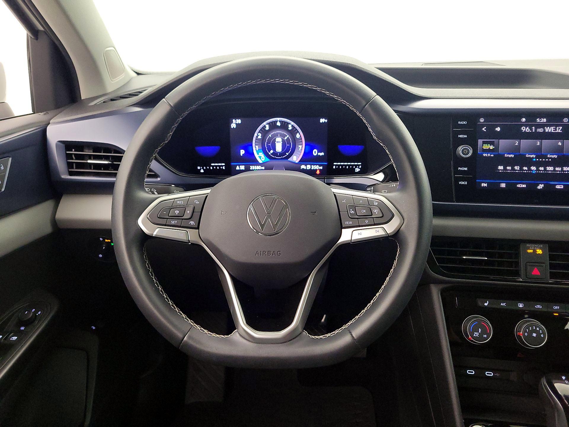 Thumbnail: 2023 Volkswagen Taos - 10