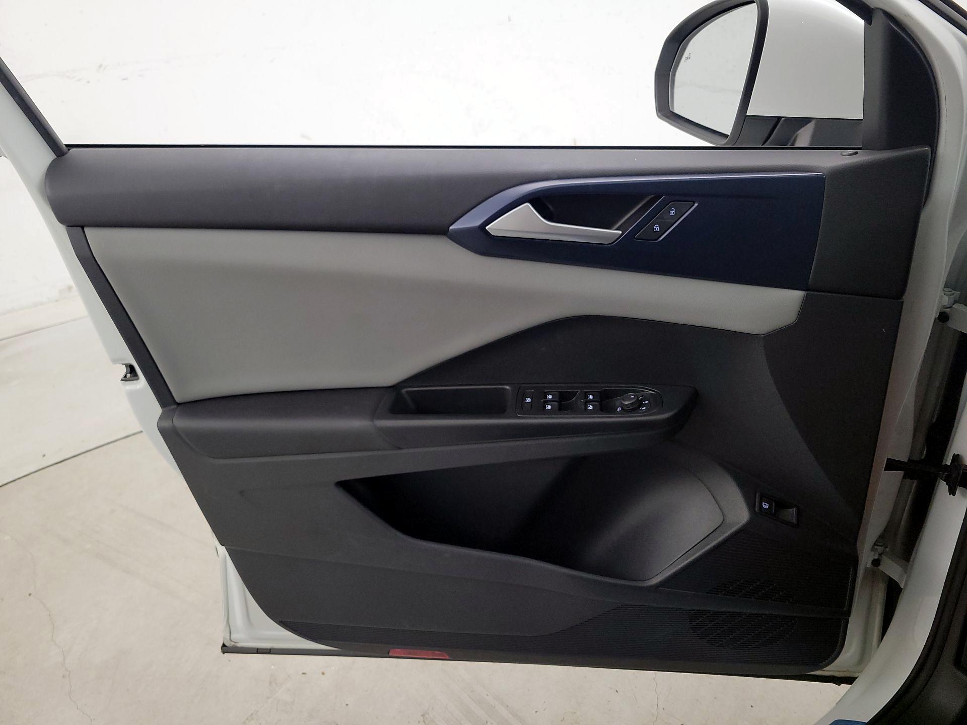 Thumbnail: 2023 Volkswagen Taos - 12