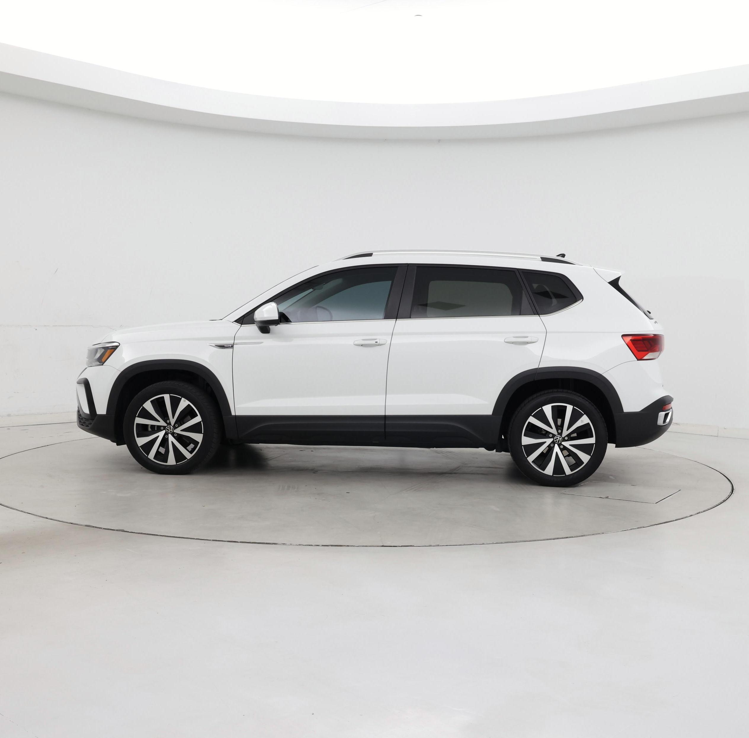 Thumbnail: 2023 Volkswagen Taos - 3