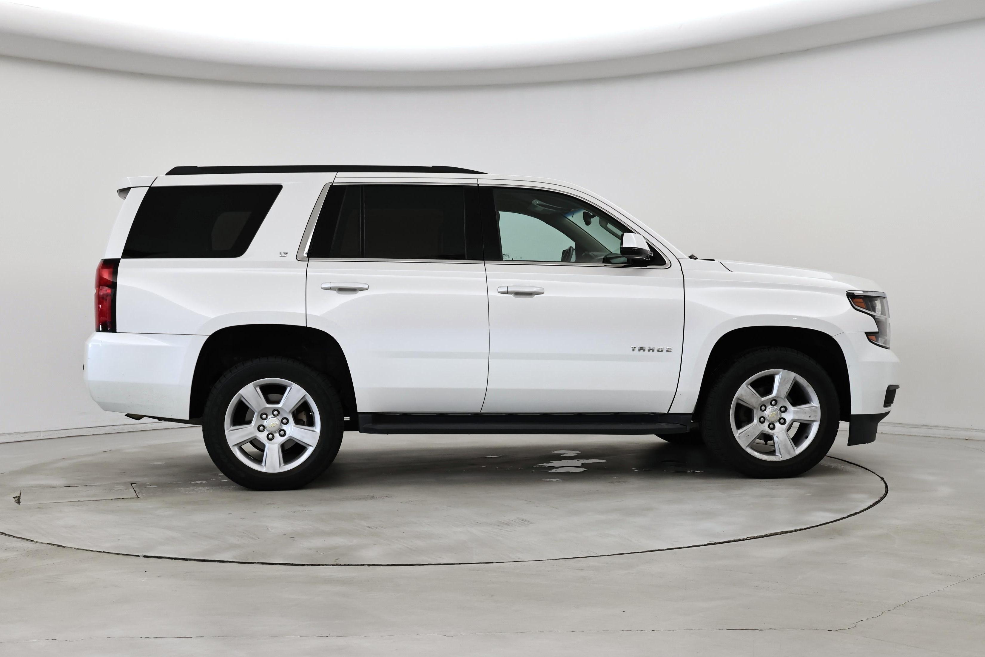 Thumbnail: 2017 Chevrolet Tahoe - 7