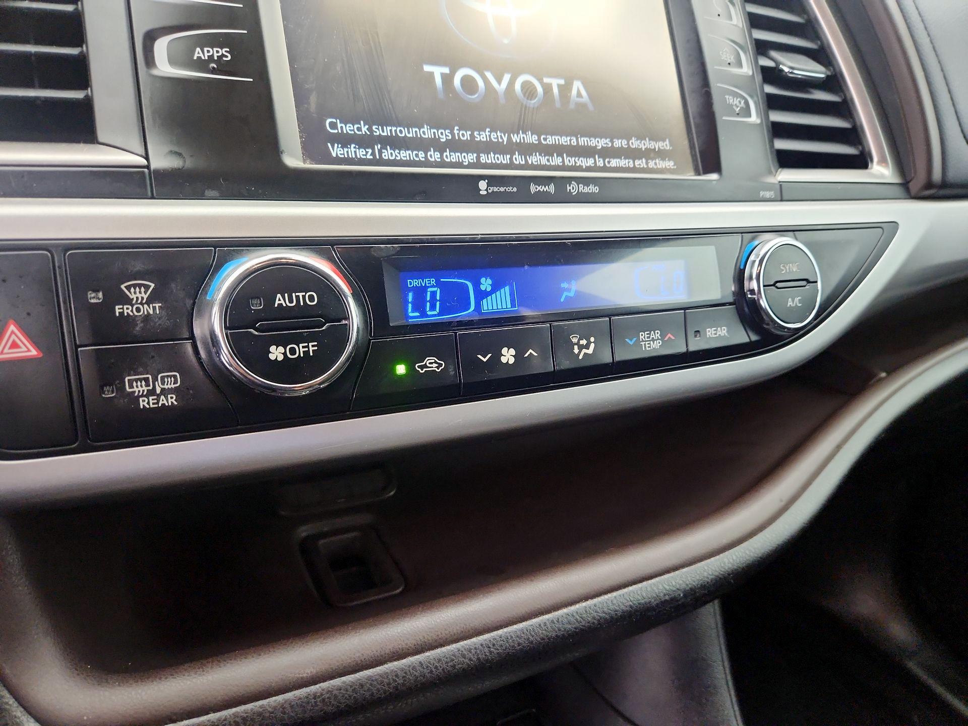 Thumbnail: 2019 Toyota Highlander - 16