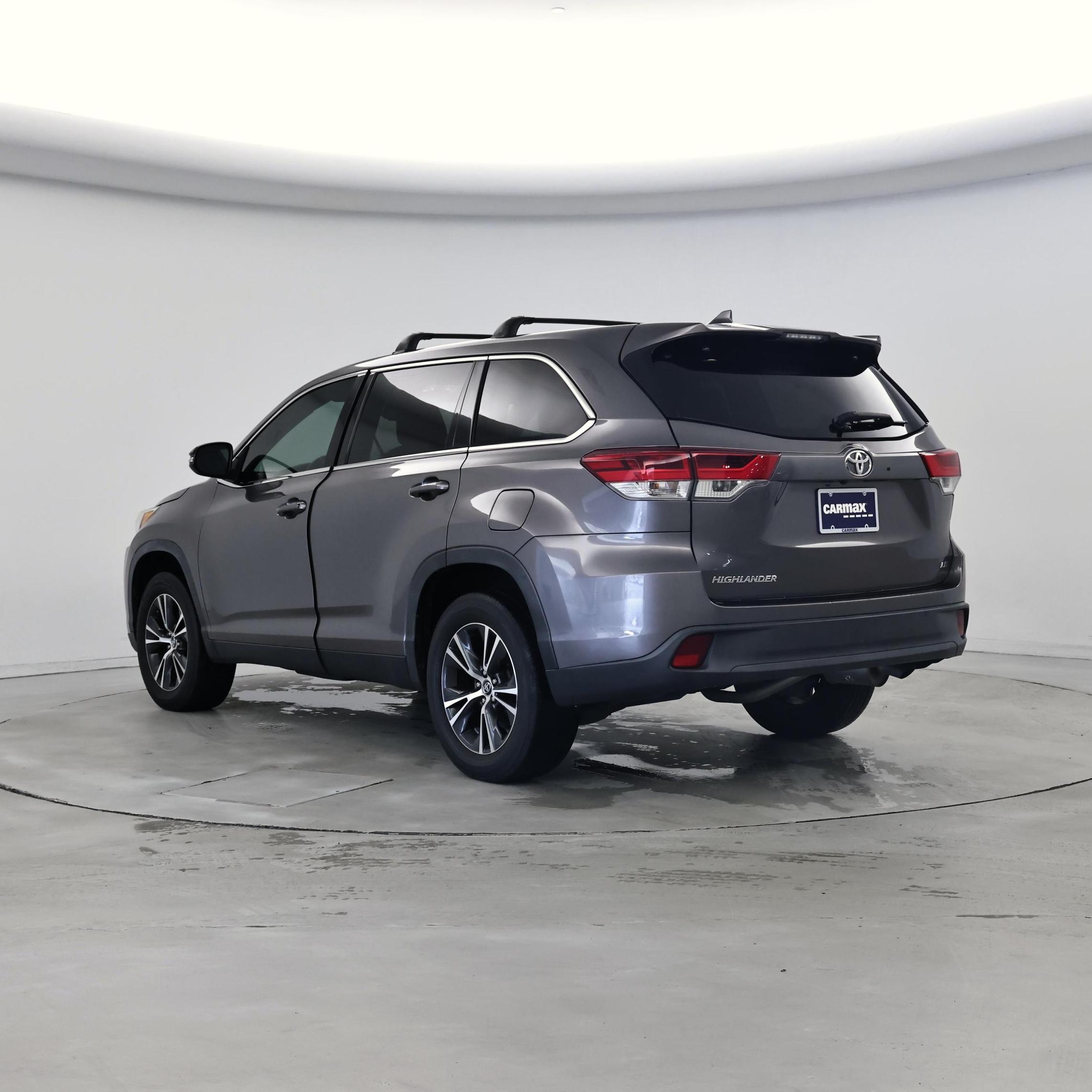 Thumbnail: 2019 Toyota Highlander - 2