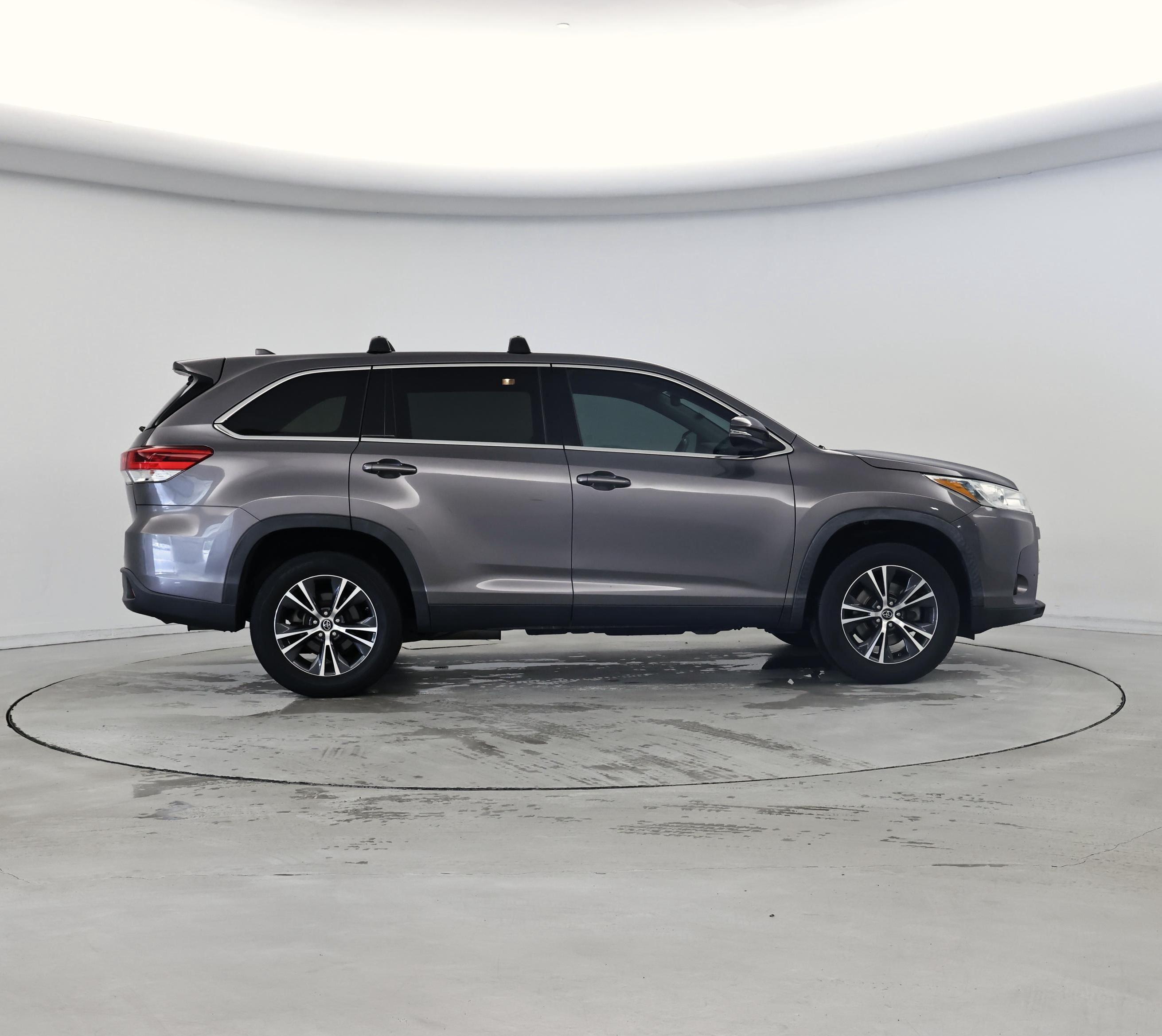 Thumbnail: 2019 Toyota Highlander - 7