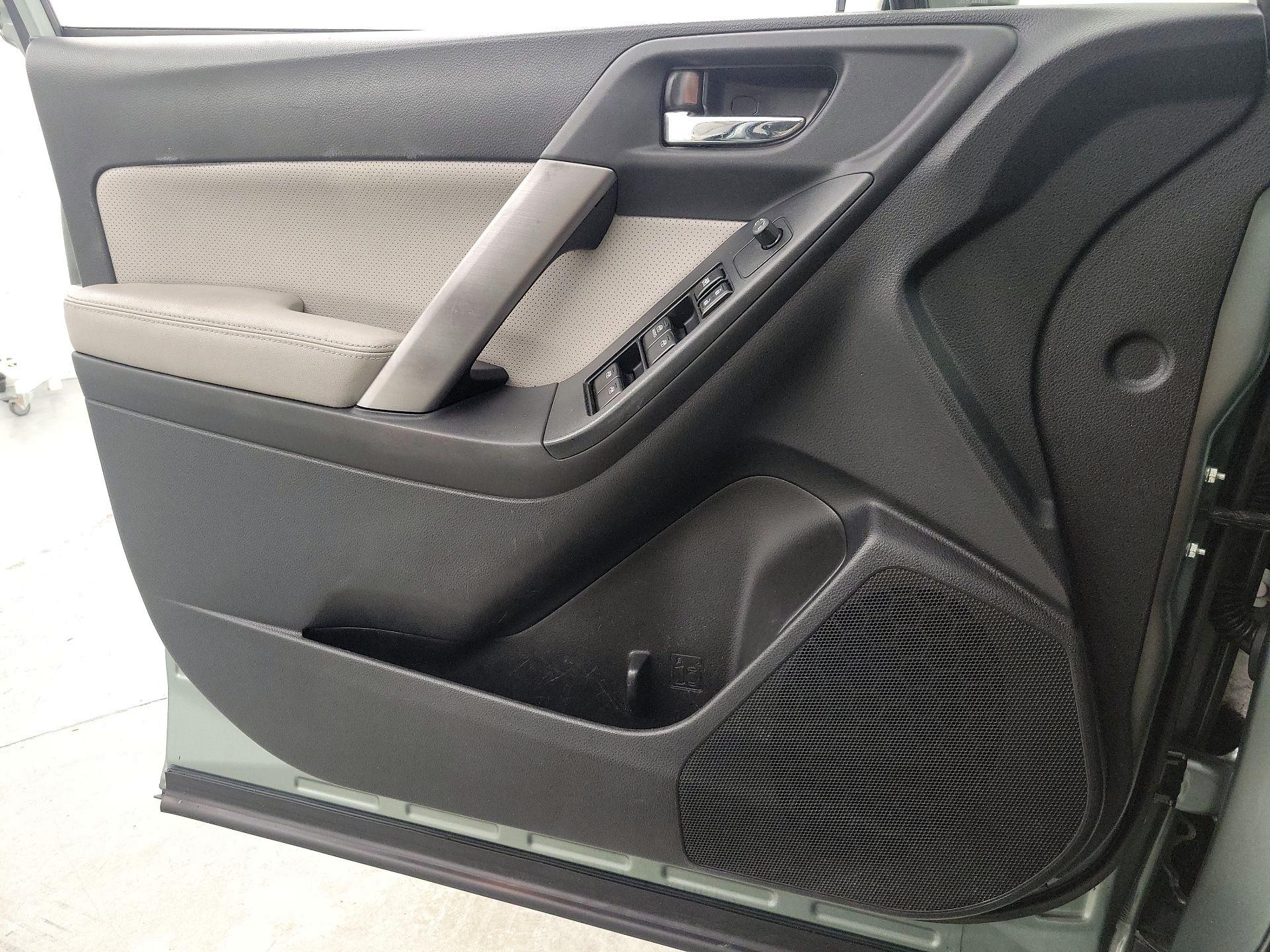 Thumbnail: 2015 Subaru Forester - 12