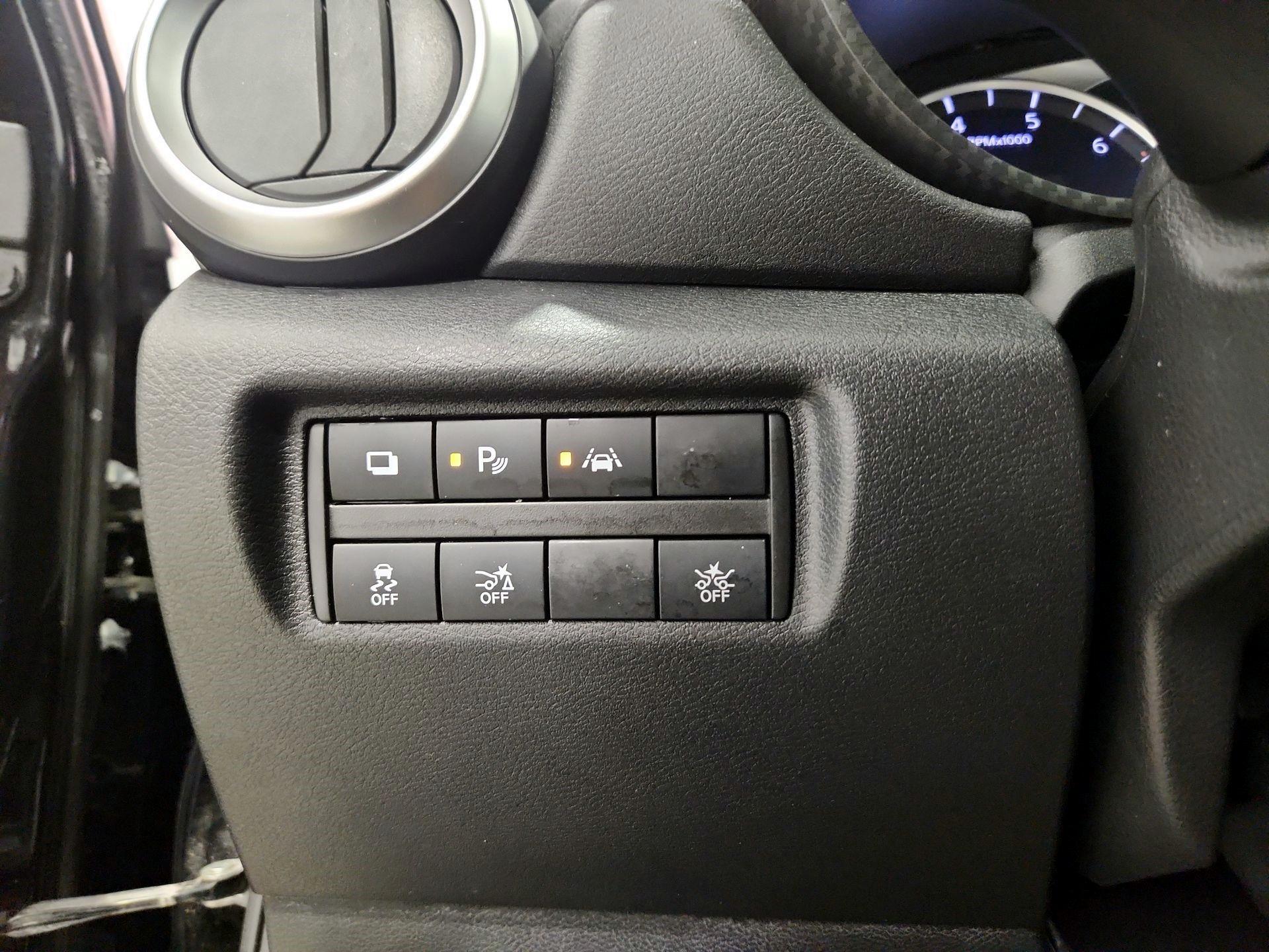 Thumbnail: 2020 Nissan Versa - 13
