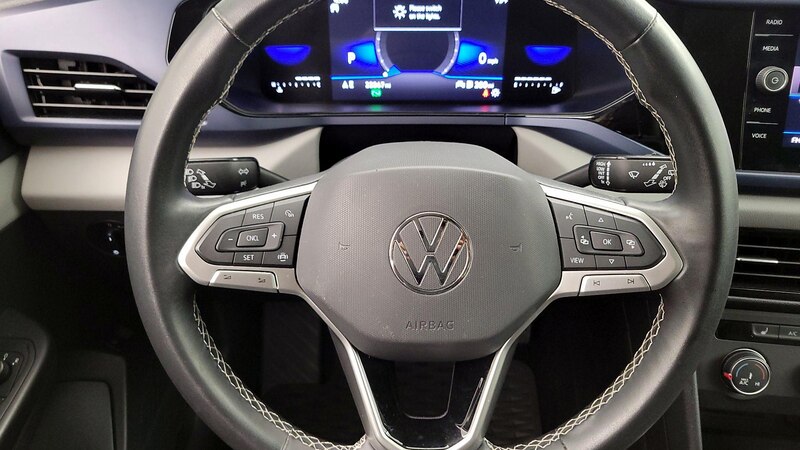 2022 Volkswagen Taos SE 10