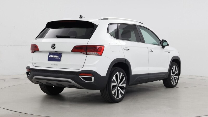 2022 Volkswagen Taos SE 8