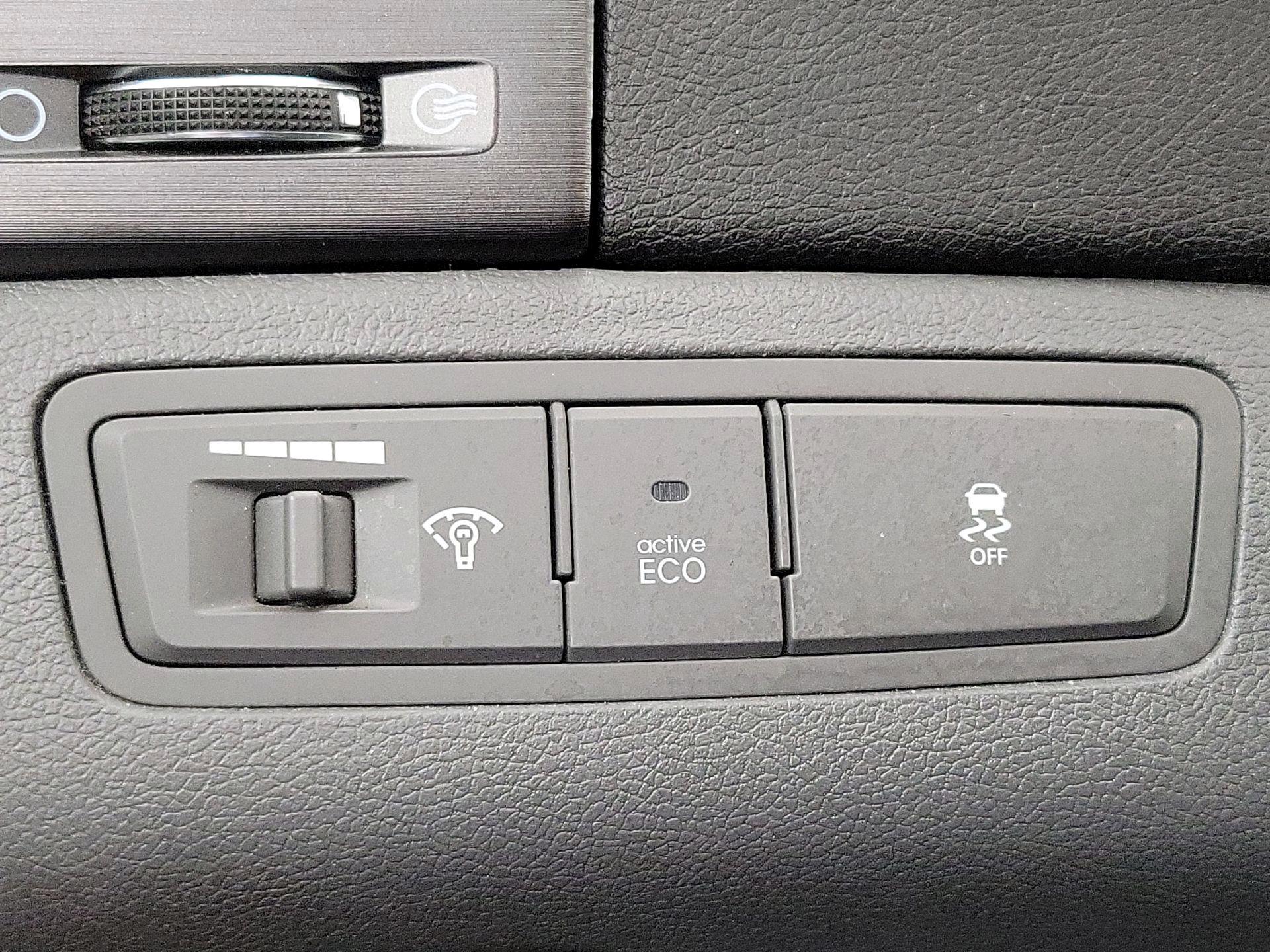 Thumbnail: 2013 Hyundai Sonata - 13