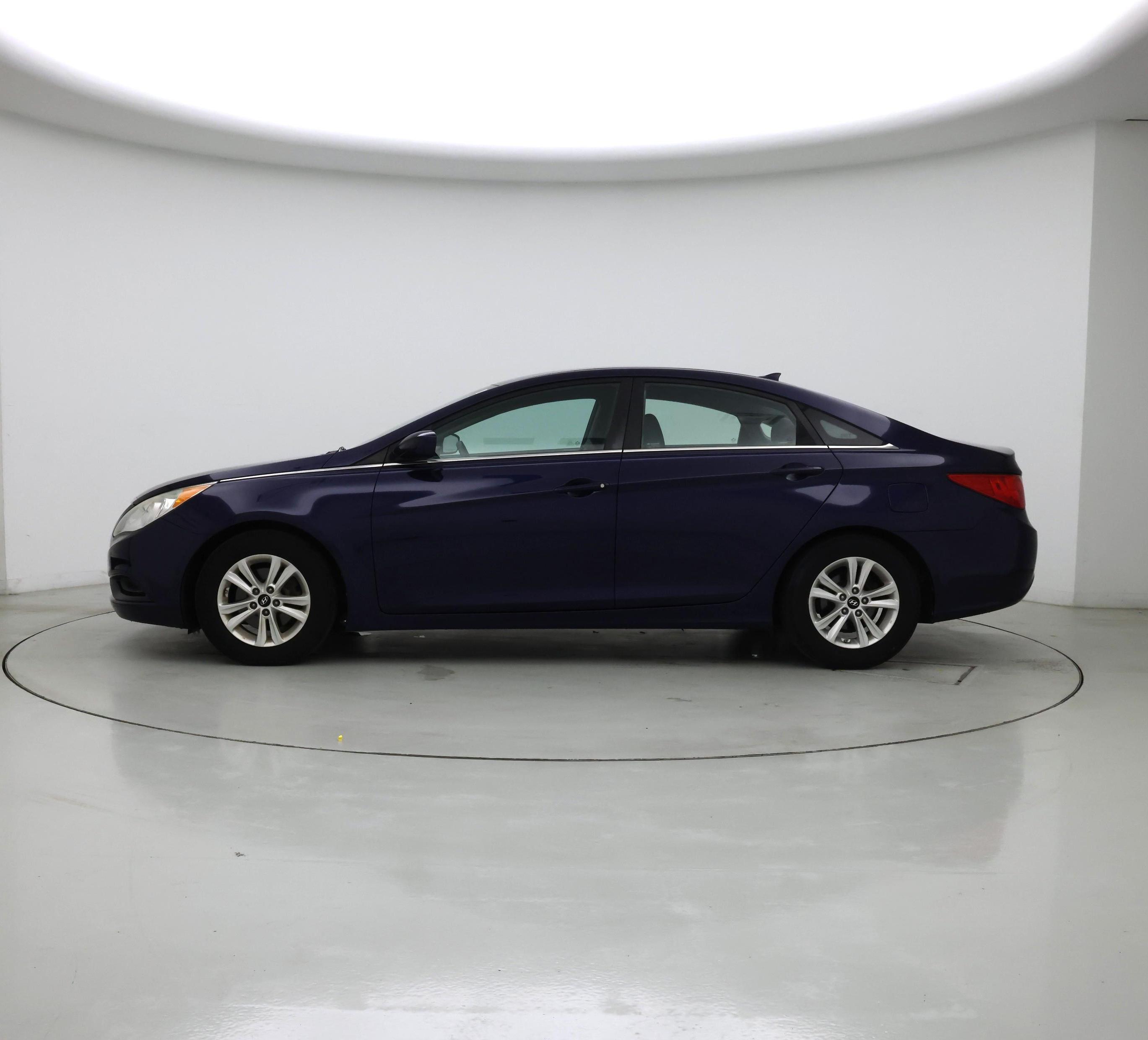 Thumbnail: 2013 Hyundai Sonata - 3