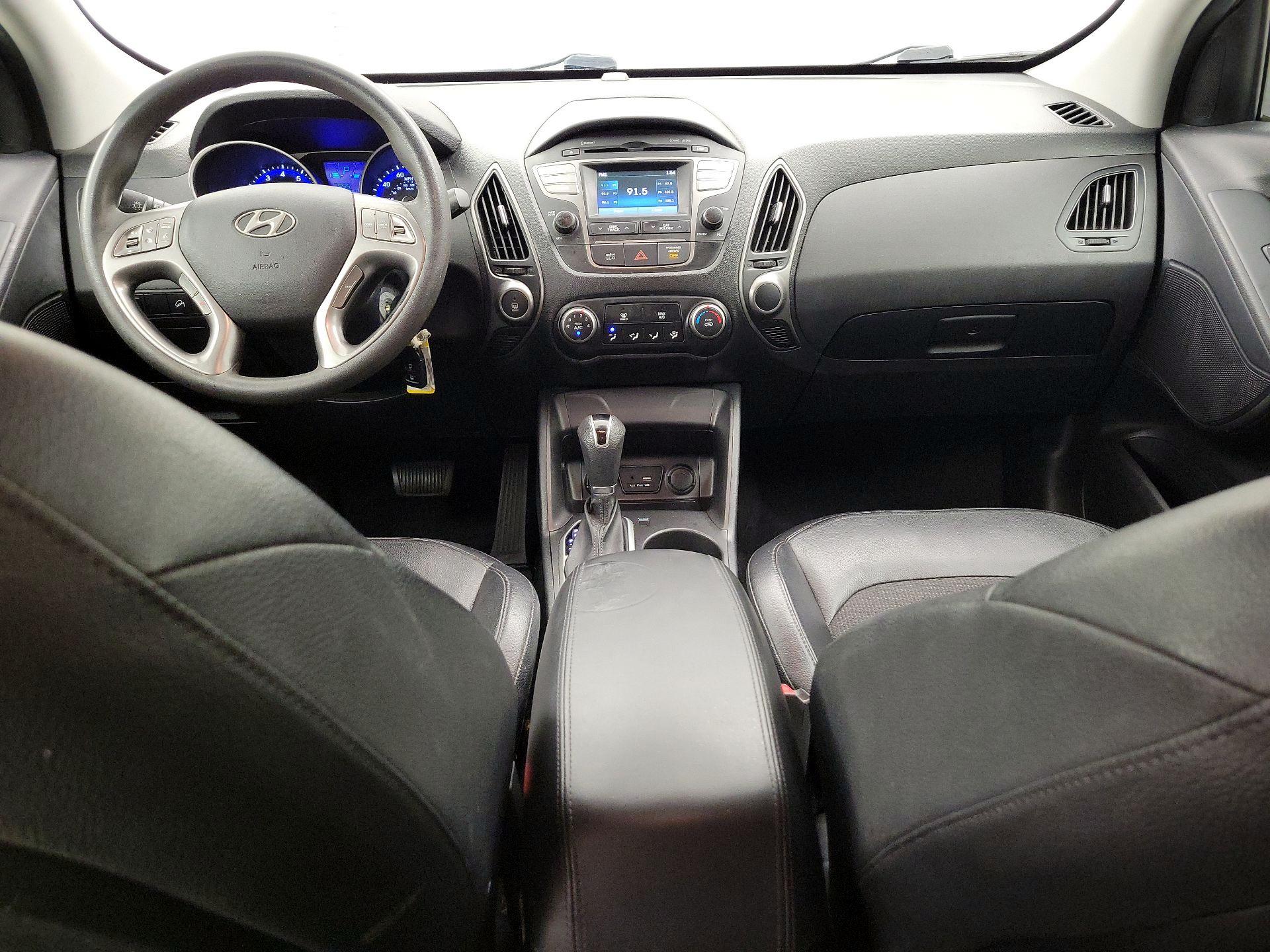 Thumbnail: 2015 Hyundai Tucson - 9