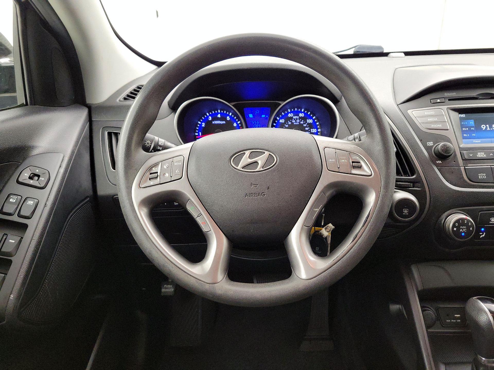 Thumbnail: 2015 Hyundai Tucson - 10