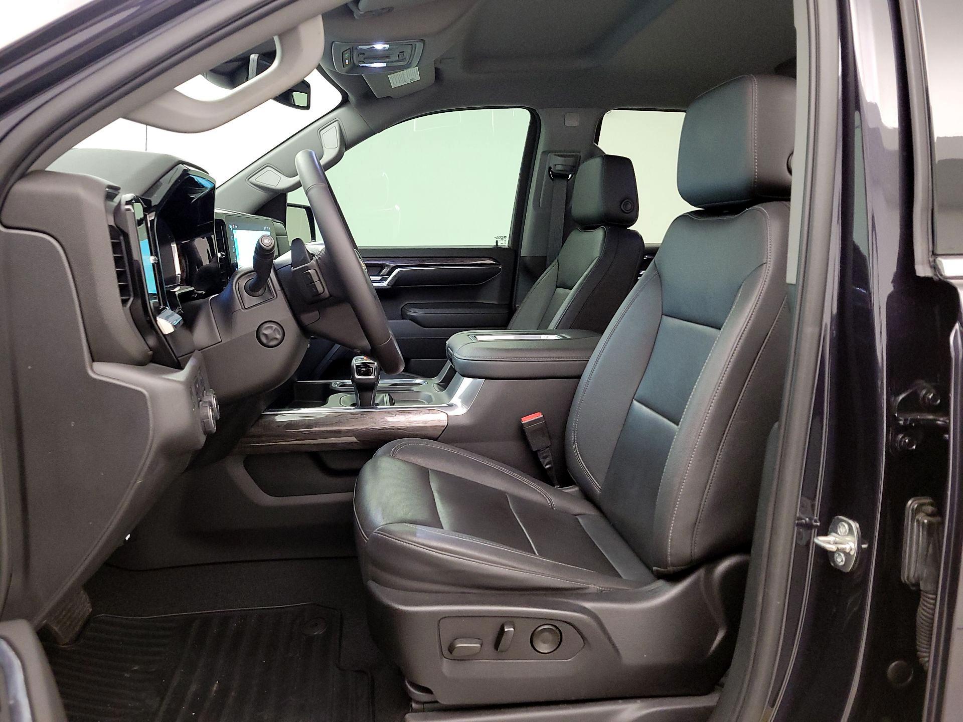 Thumbnail: 2022 Chevrolet Silverado 1500 - 11