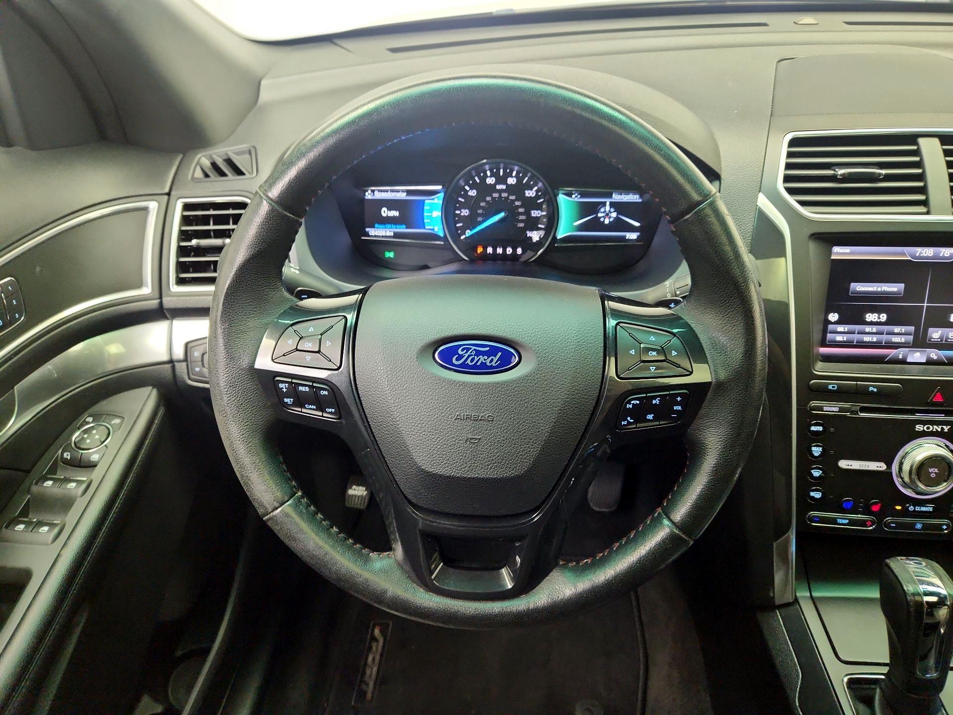 Thumbnail: 2016 Ford Explorer - 10