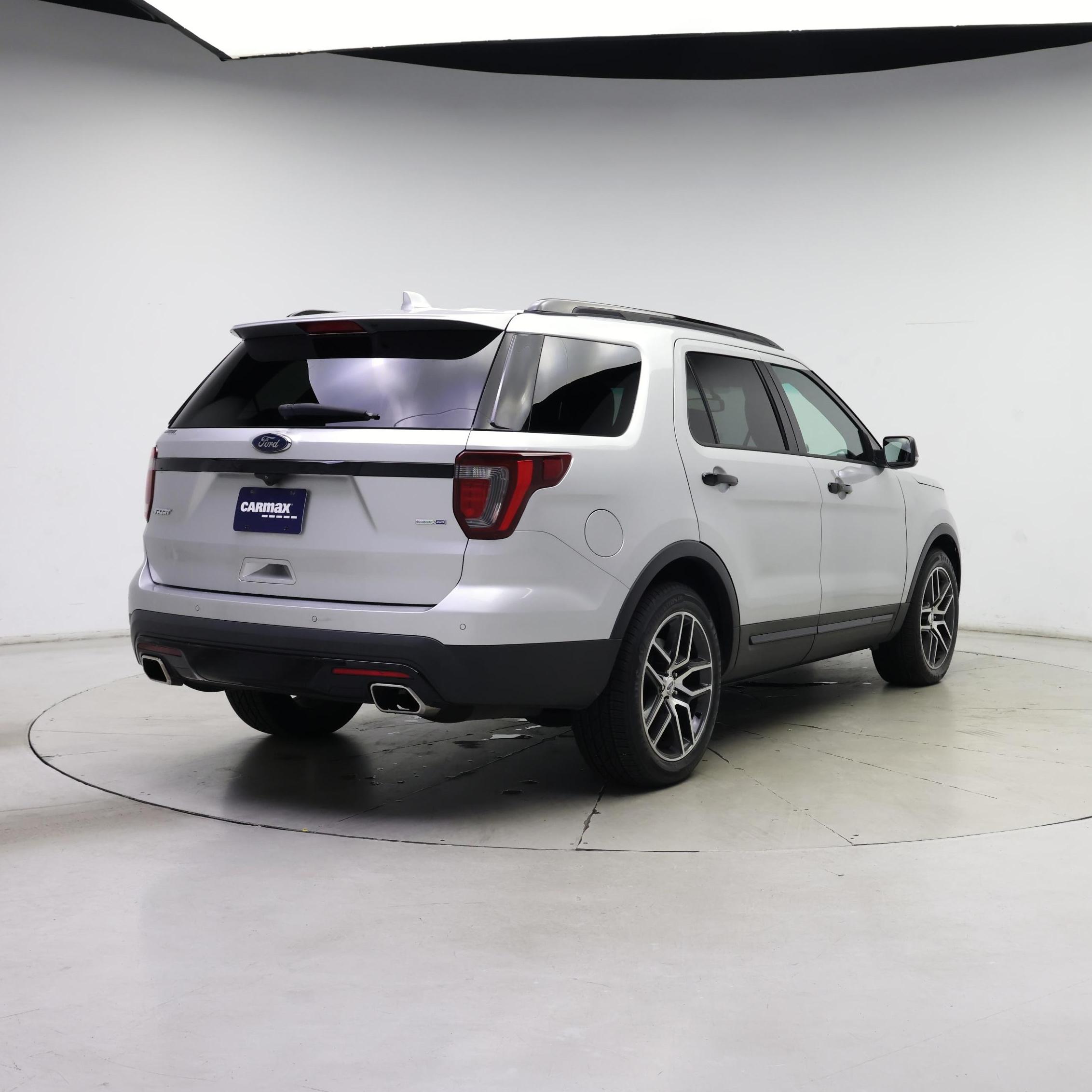 Thumbnail: 2016 Ford Explorer - 8