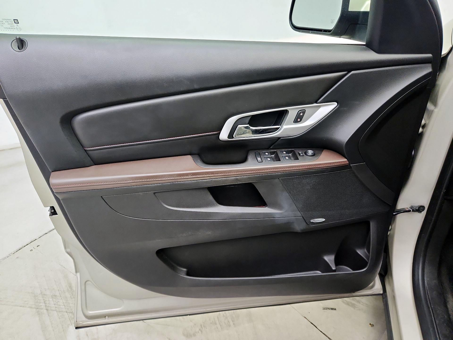 Thumbnail: 2015 GMC Terrain - 12